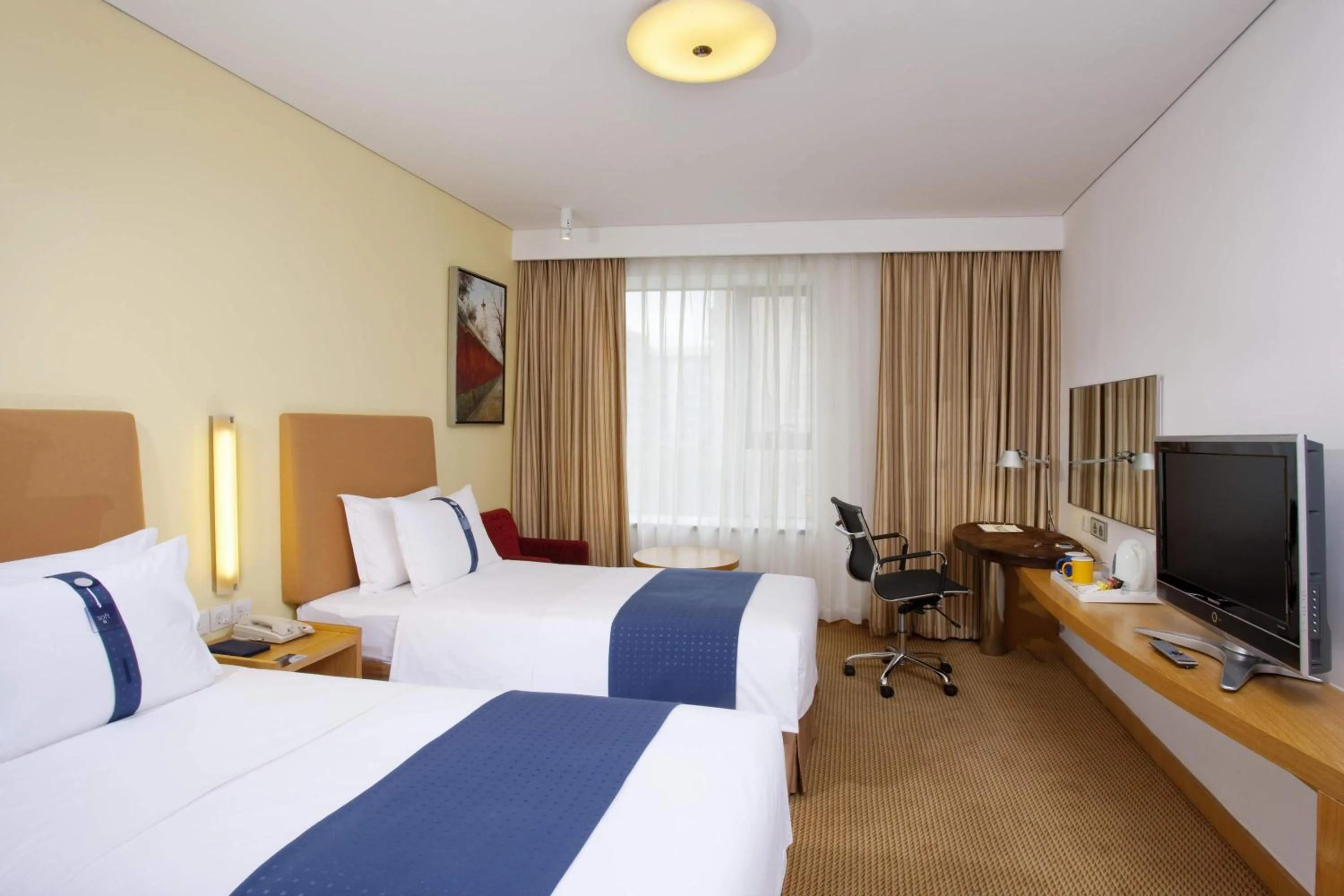 Bed in Holiday Inn Express Beijing Temple of Heaven by IHG
