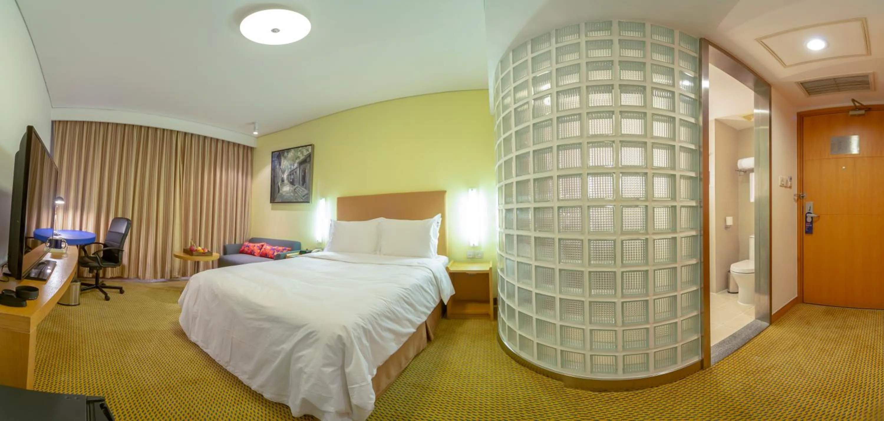 Bed in Holiday Inn Express Beijing Temple of Heaven by IHG