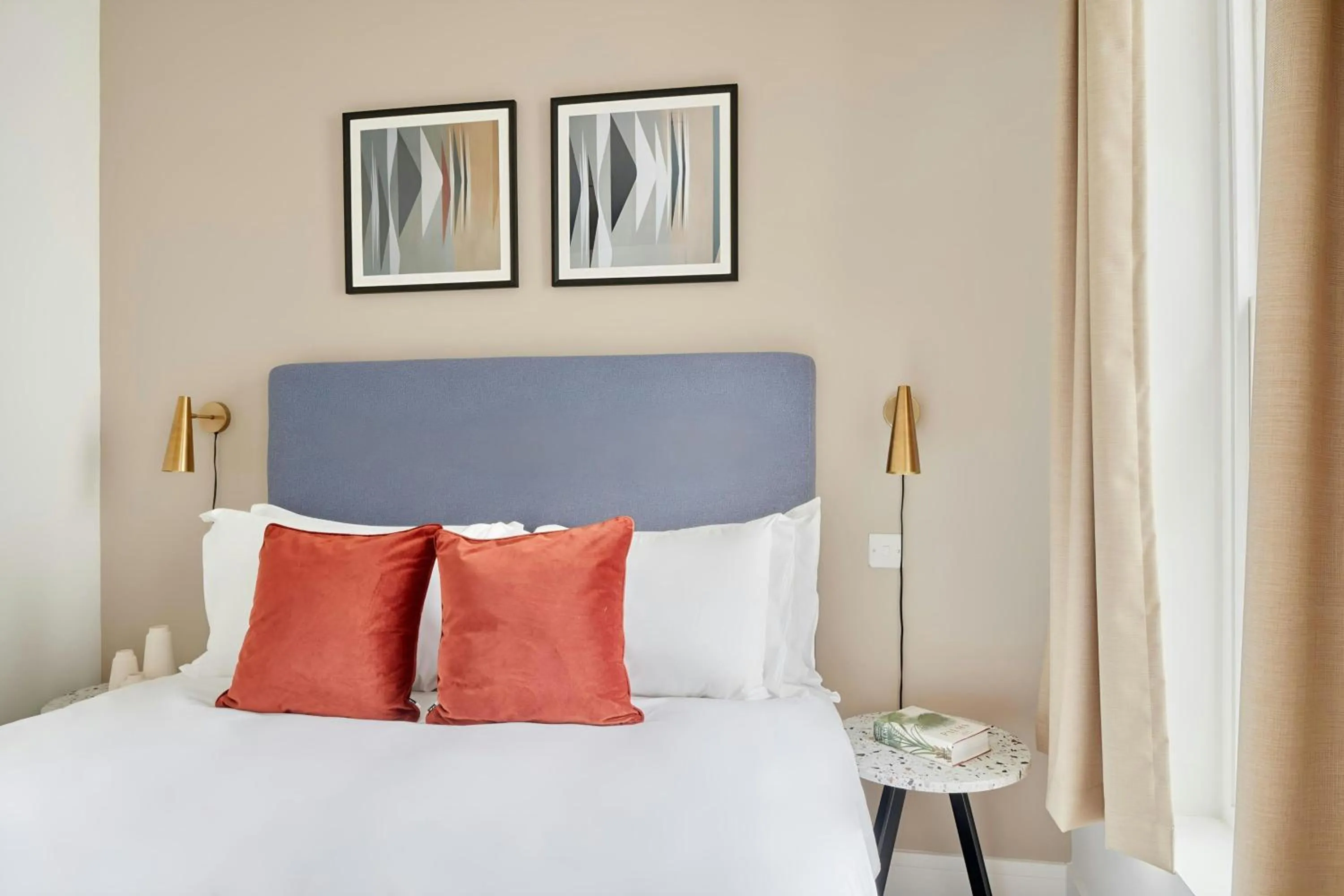 Bedroom, Bed in The Prince Hotel Vauxhall, Sonder by Marriott Bonvoy