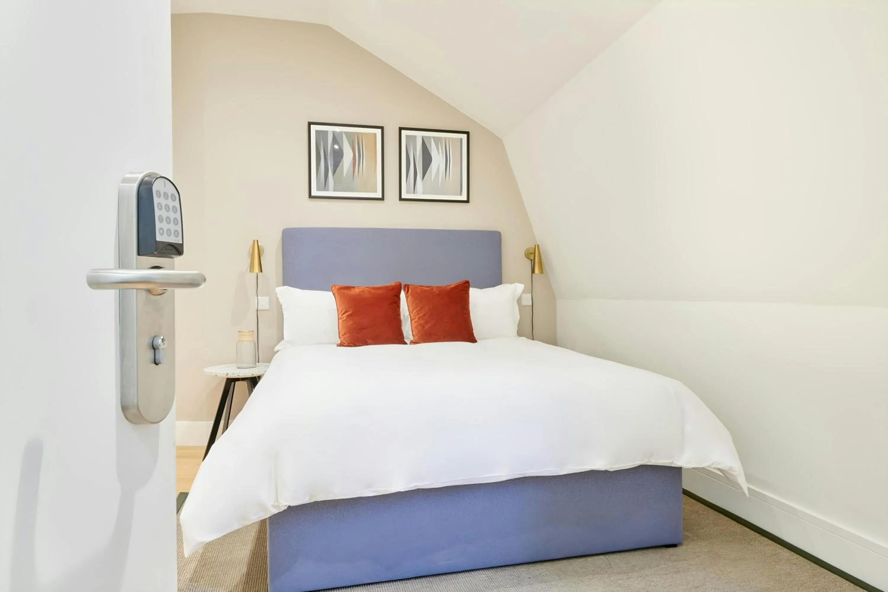 Bedroom, Bed in The Prince Hotel Vauxhall, Sonder by Marriott Bonvoy