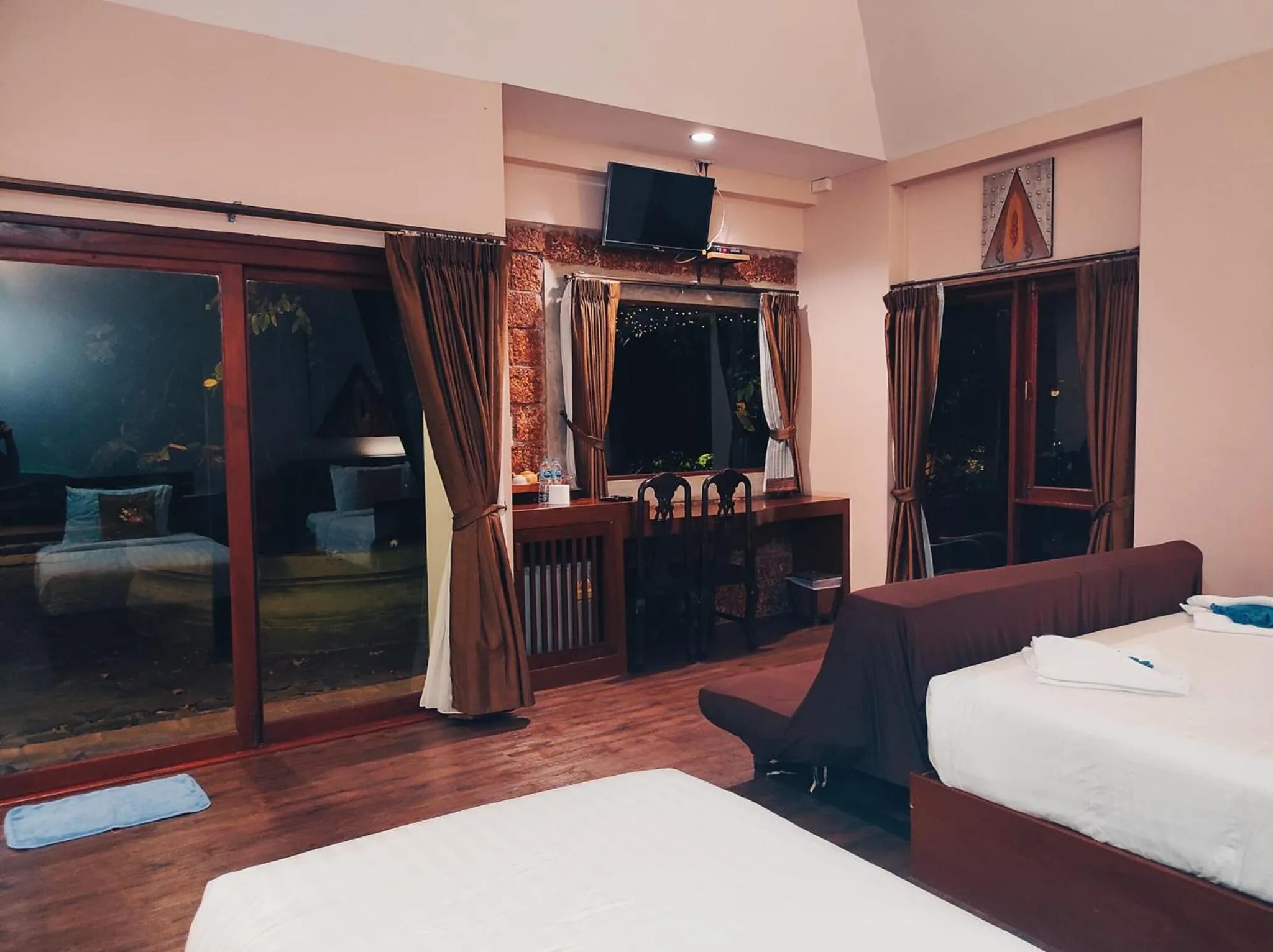 TV and multimedia, Bed in Foresto Sukhothai Guesthome