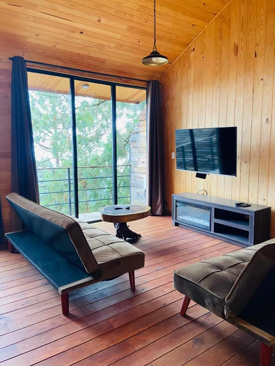 Alto de la Sierra by Rotamundos