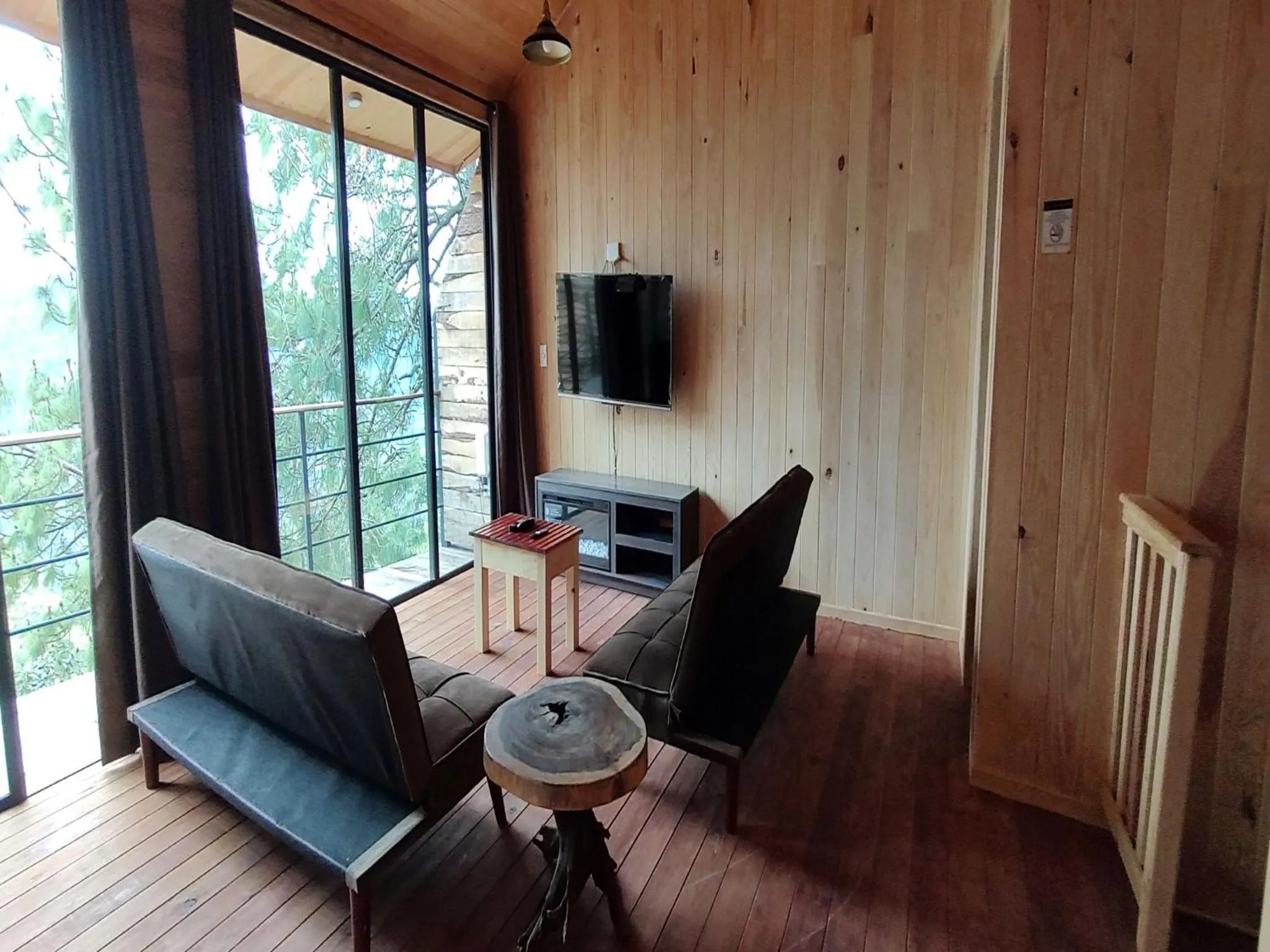 Alto de la Sierra by Rotamundos