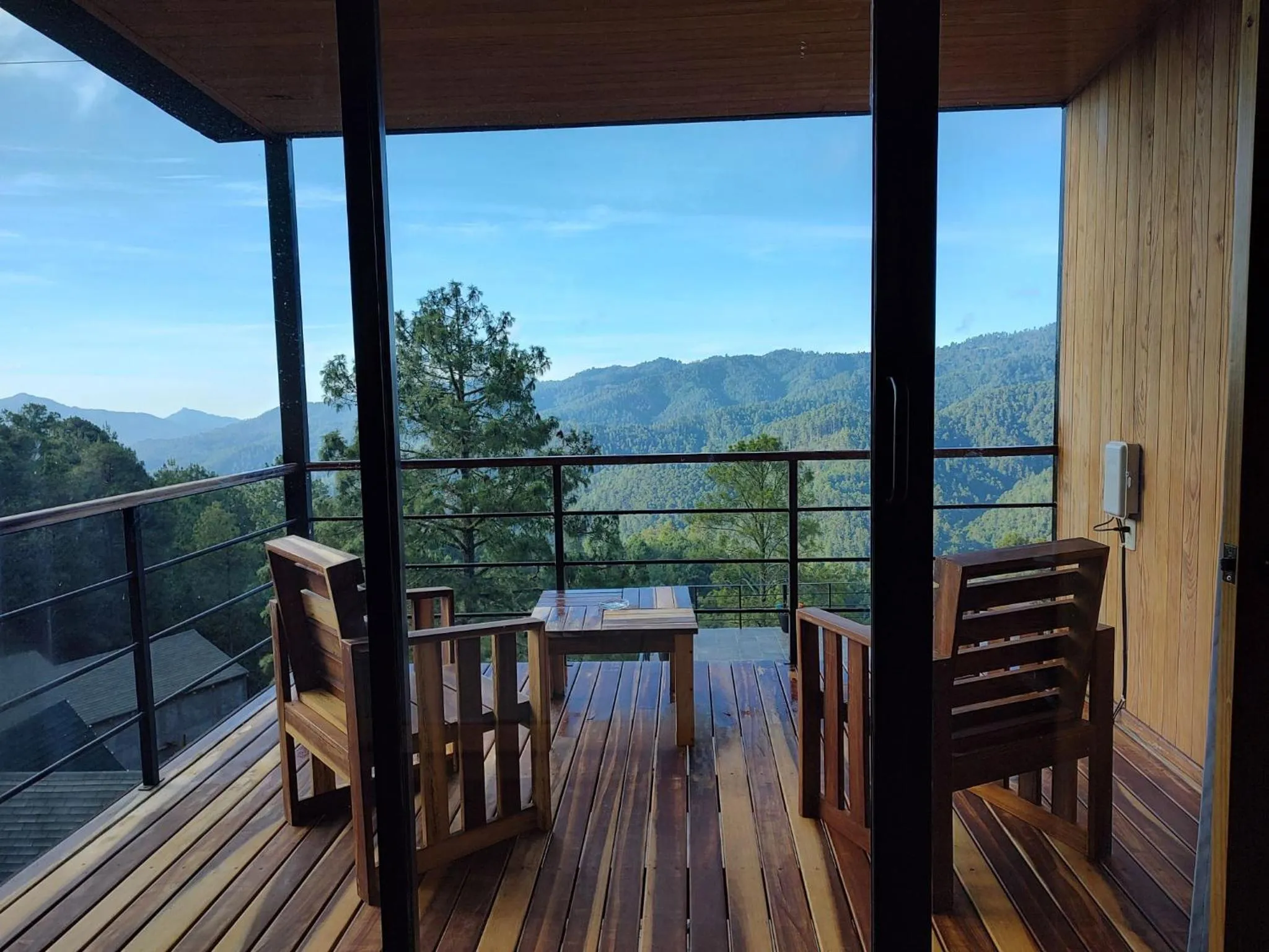 Alto de la Sierra by Rotamundos