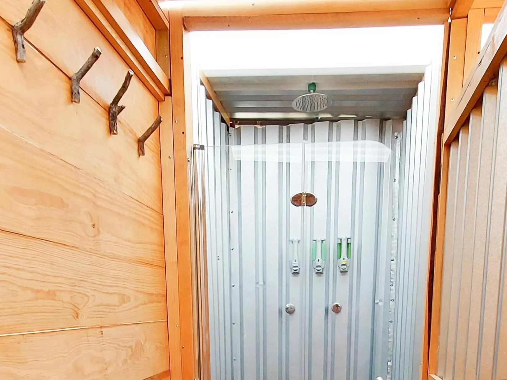 Shower in ZenZontle GlampingSMA