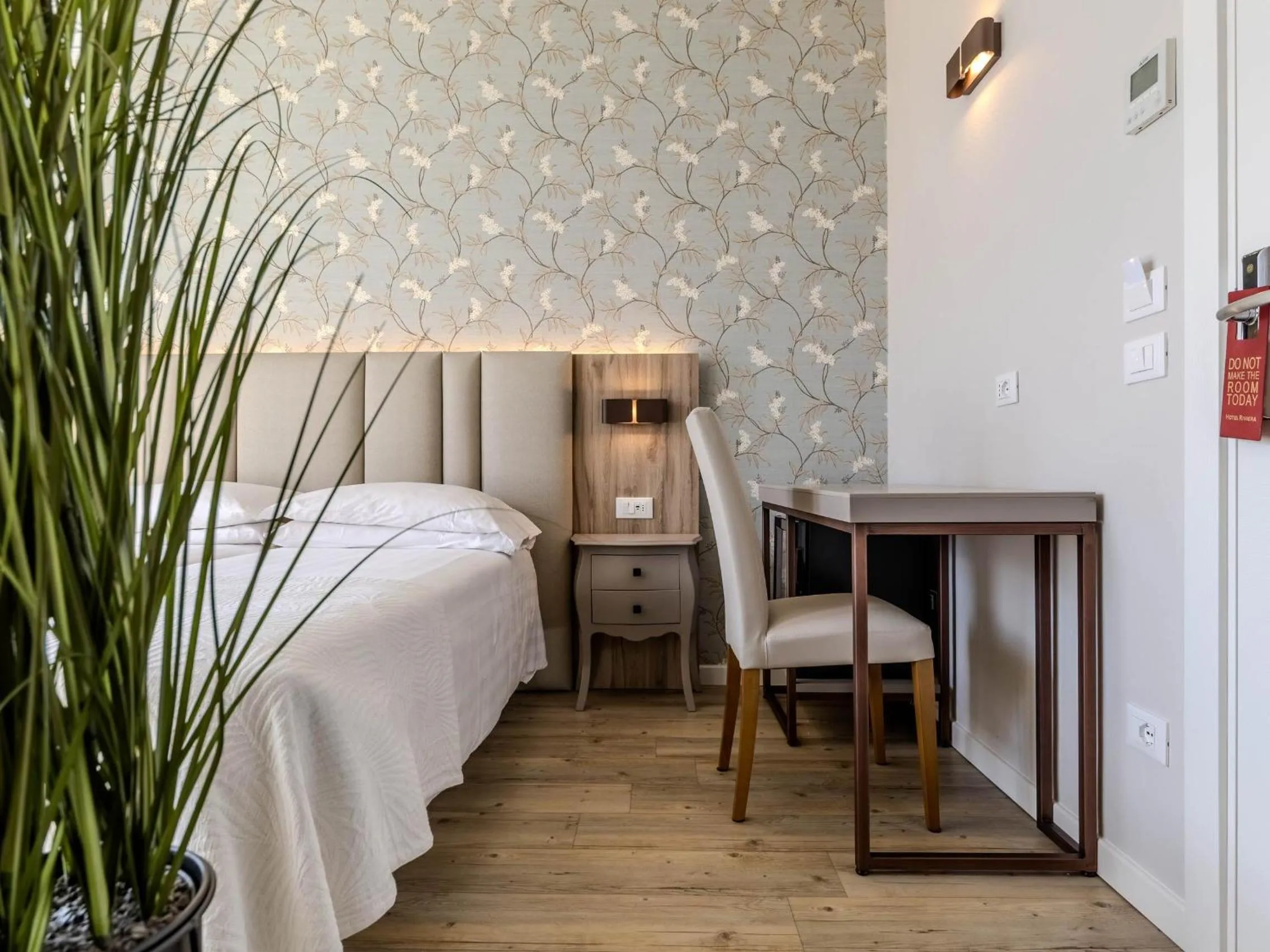 Photo of the whole room, Bed in Hotel Riviera Panoramic Green Resort