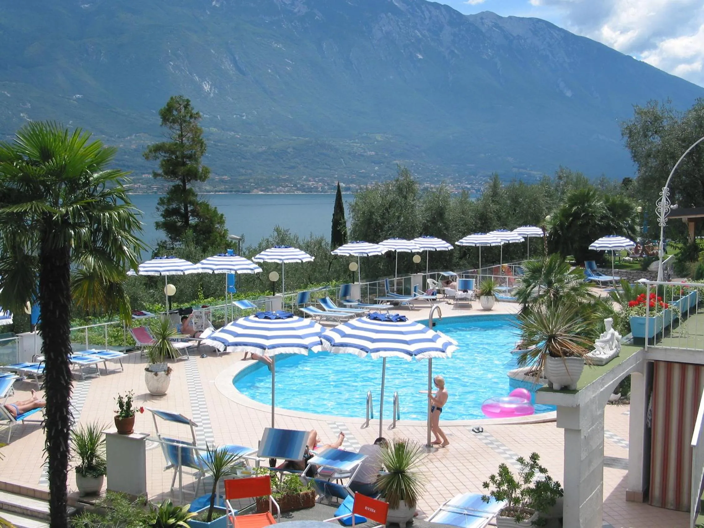 Swimming pool in Hotel Riviera Panoramic Green Resort