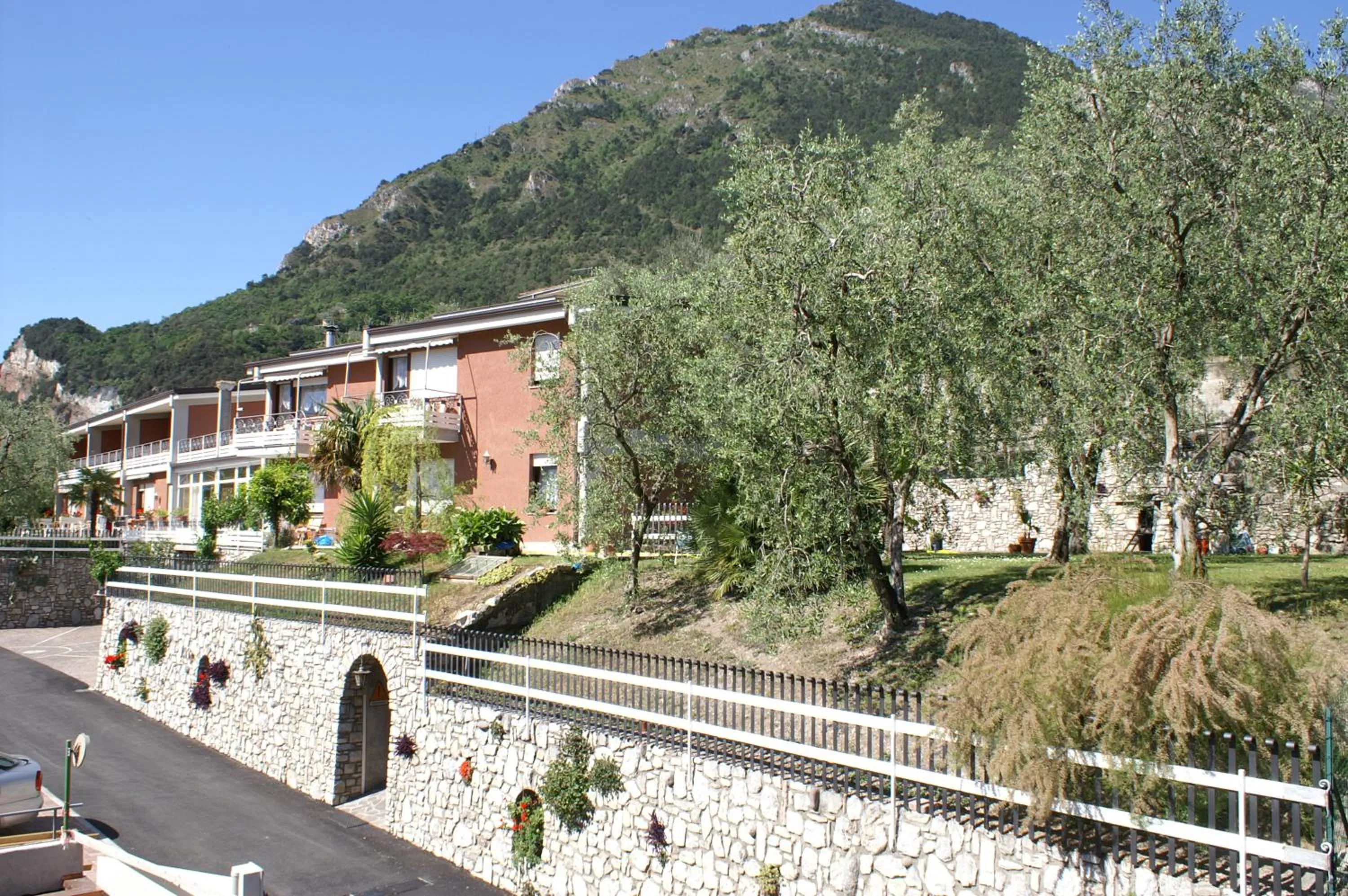 Facade/entrance in Hotel Riviera Panoramic Green Resort
