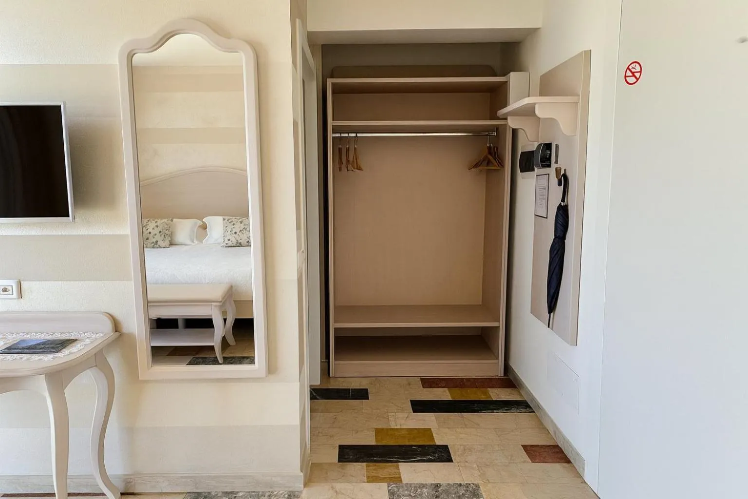 Bed in Hotel Riviera Panoramic Green Resort