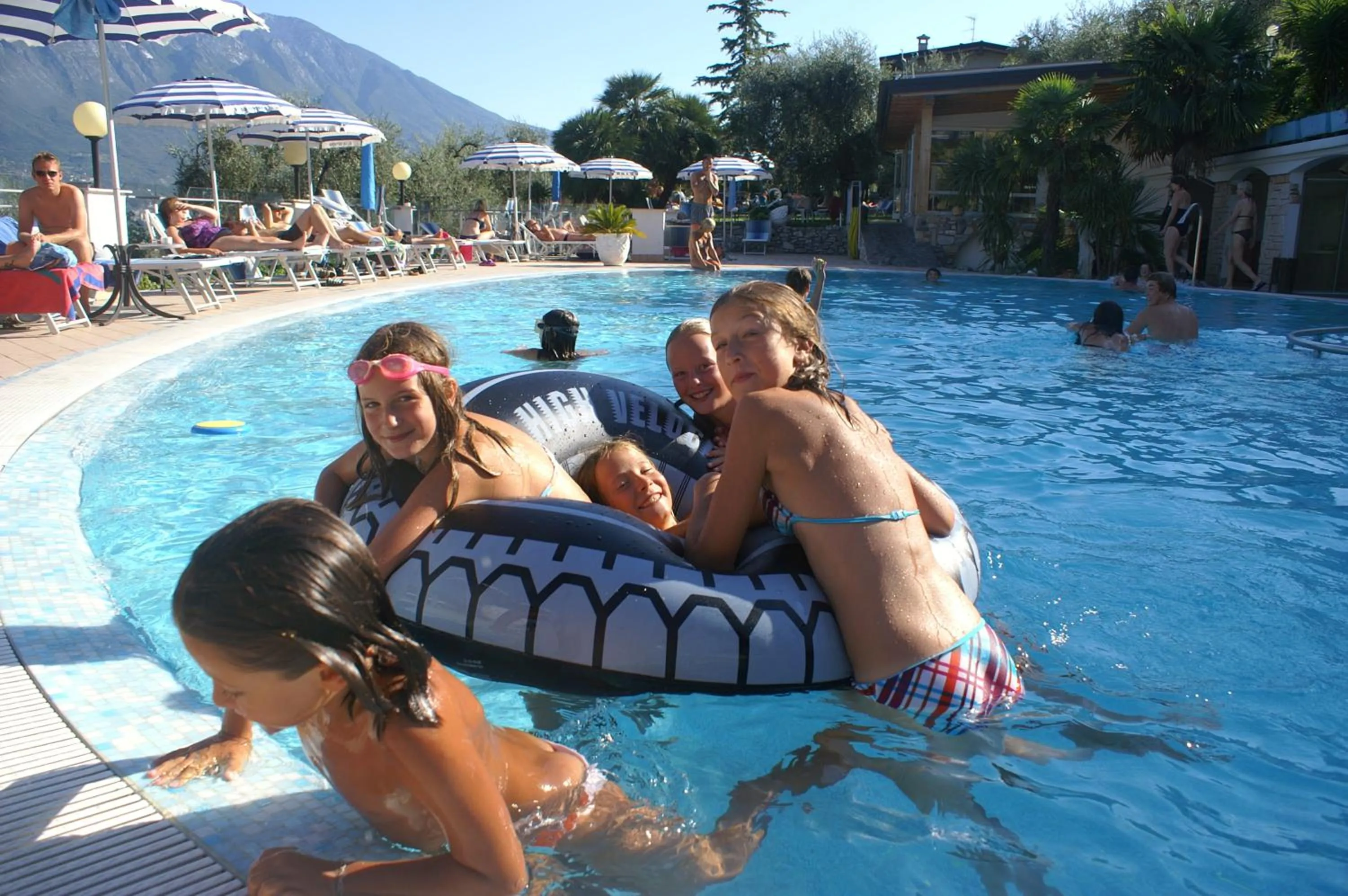 Swimming pool in Hotel Riviera Panoramic Green Resort