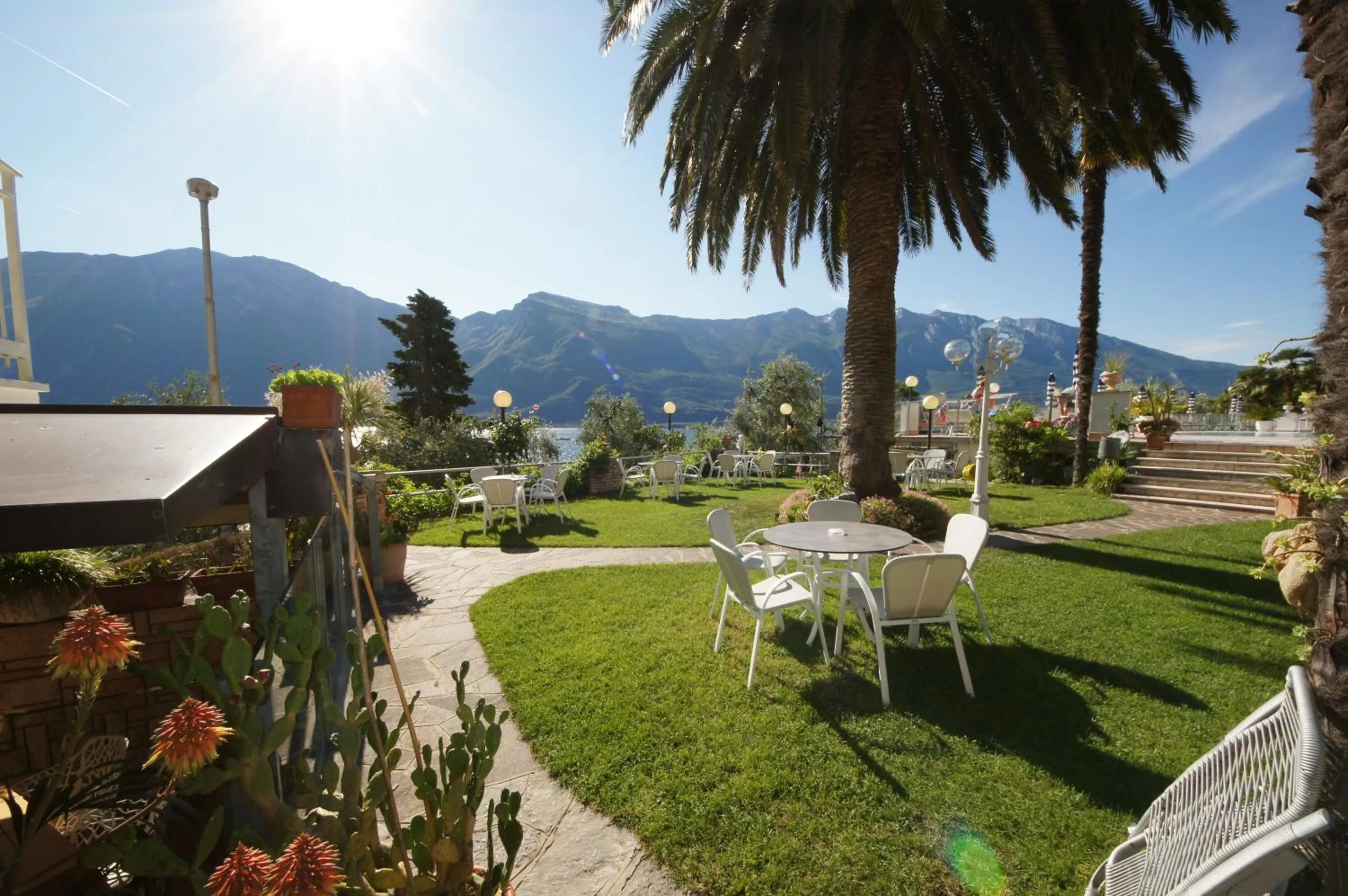 Garden in Hotel Riviera Panoramic Green Resort
