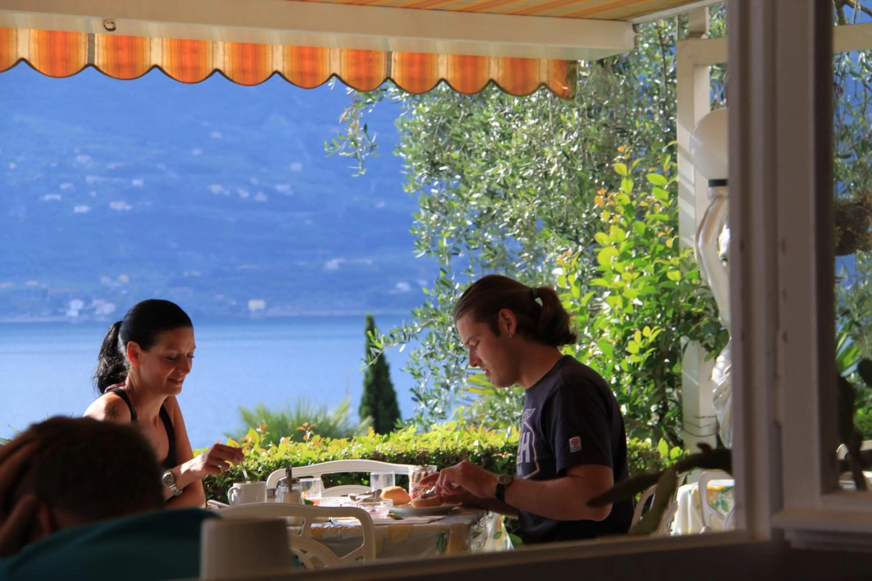 Restaurant/places to eat in Hotel Riviera Panoramic Green Resort