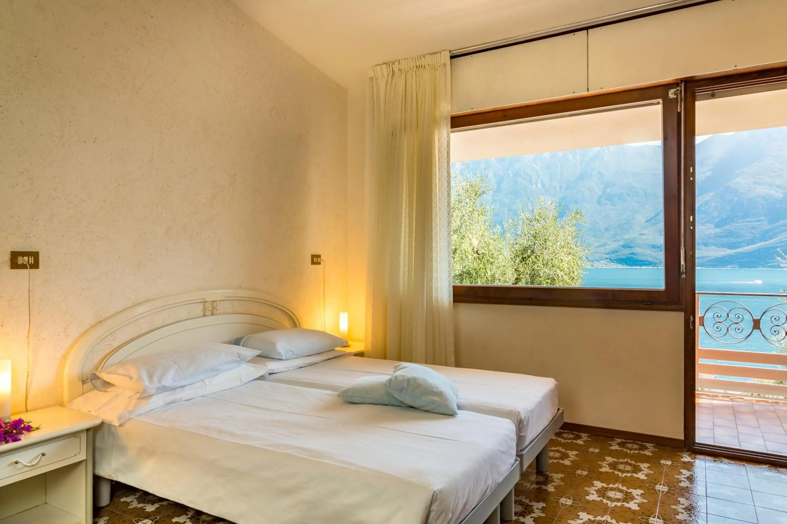 Bed in Hotel Riviera Panoramic Green Resort