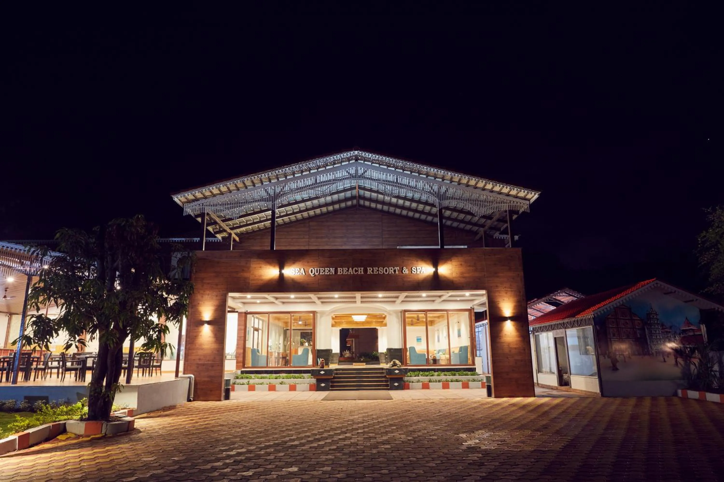 Night in Sea Queen Beach Resort & Spa