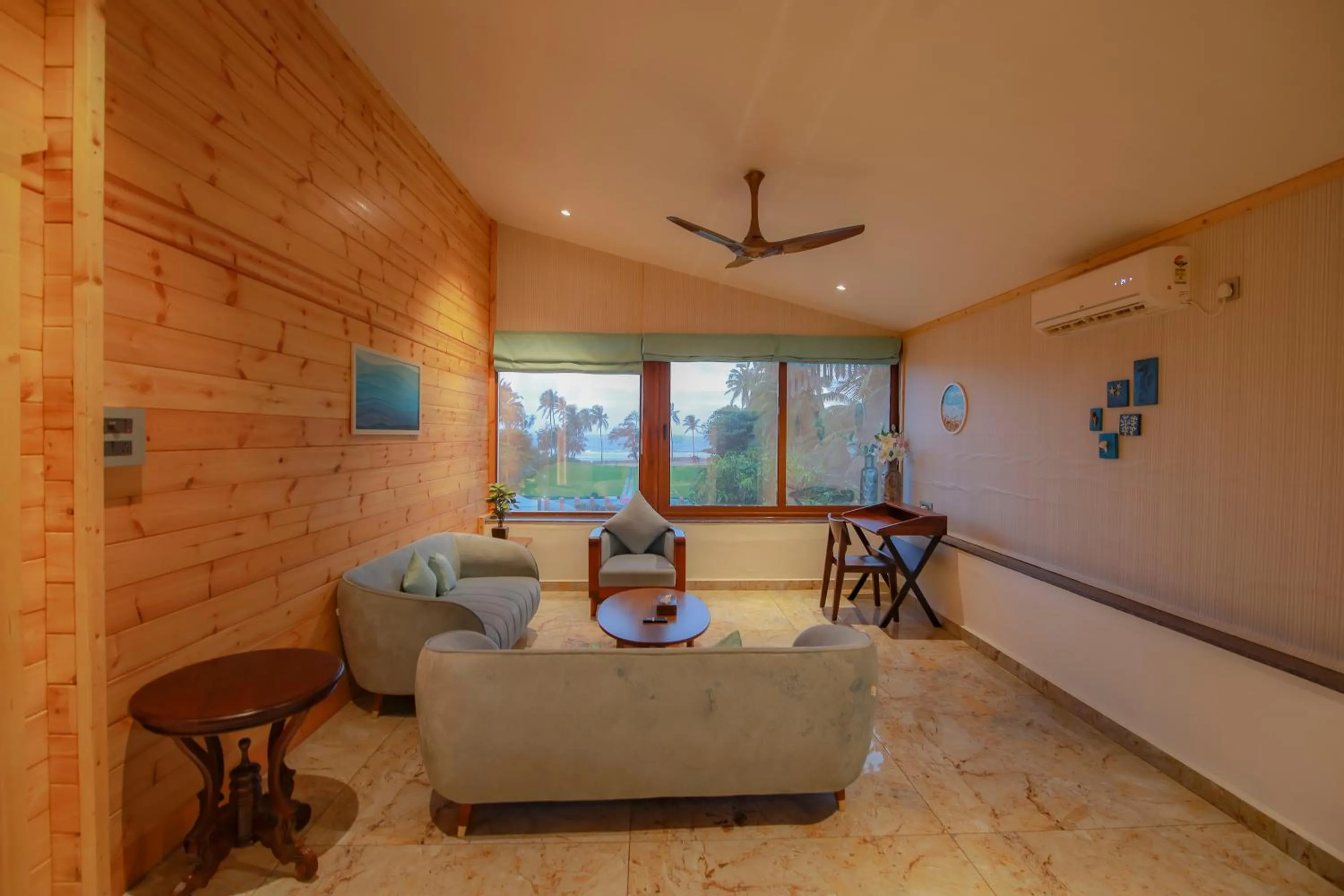 Living room in Sea Queen Beach Resort & Spa