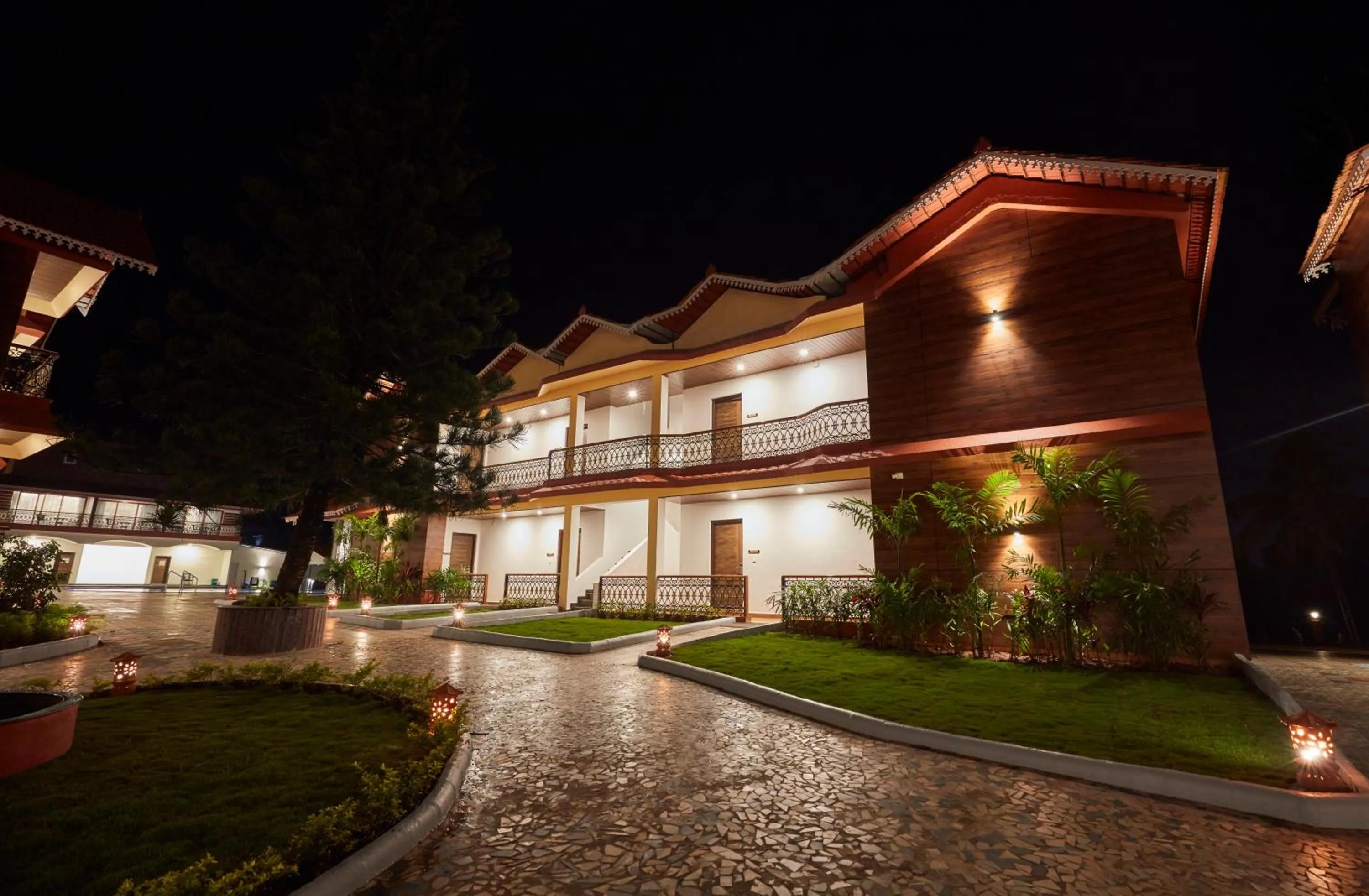 Night in Sea Queen Beach Resort & Spa