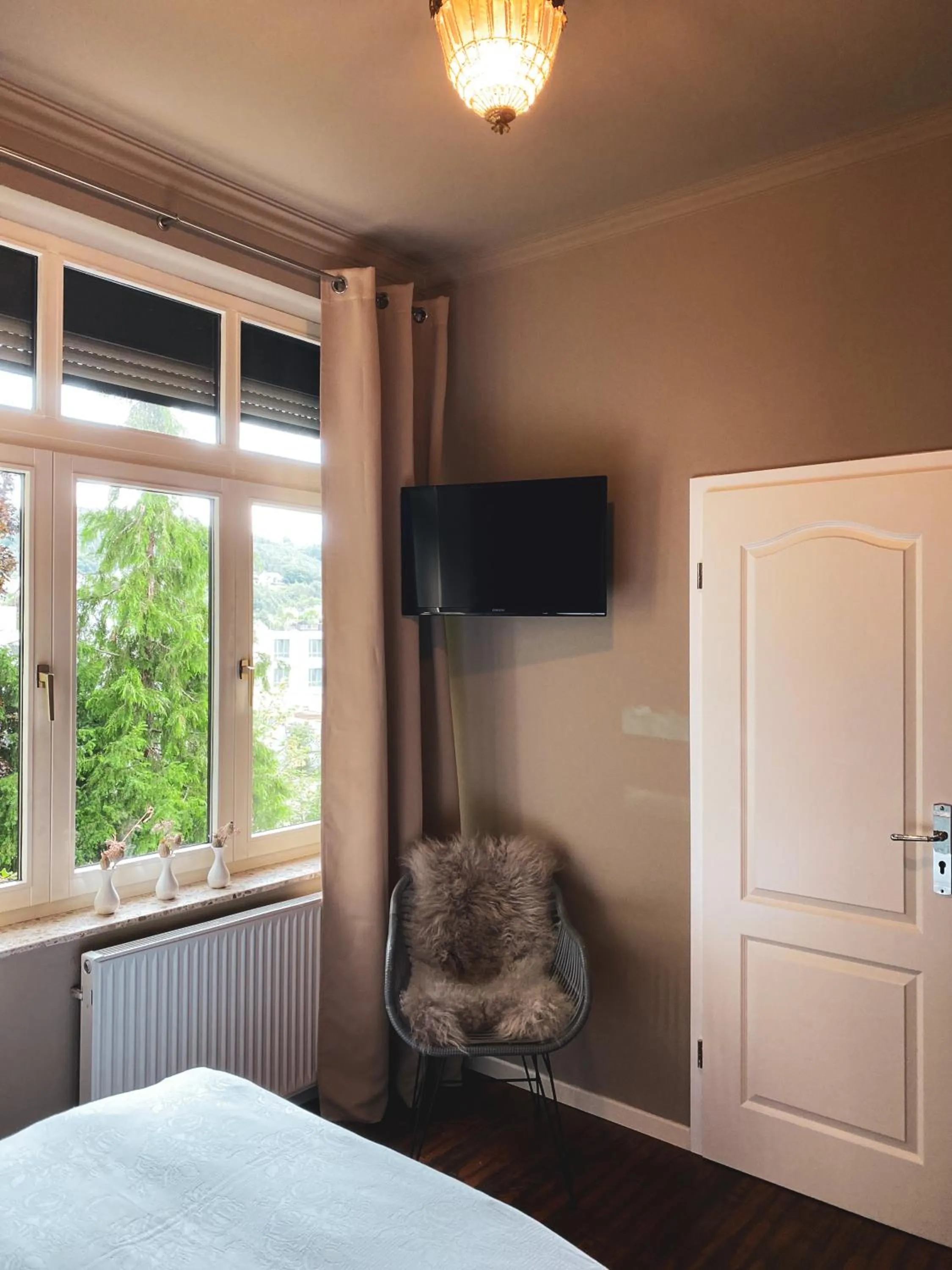 TV and multimedia, Bed in Ring Residenz in Adenau direkt am Nürburgring