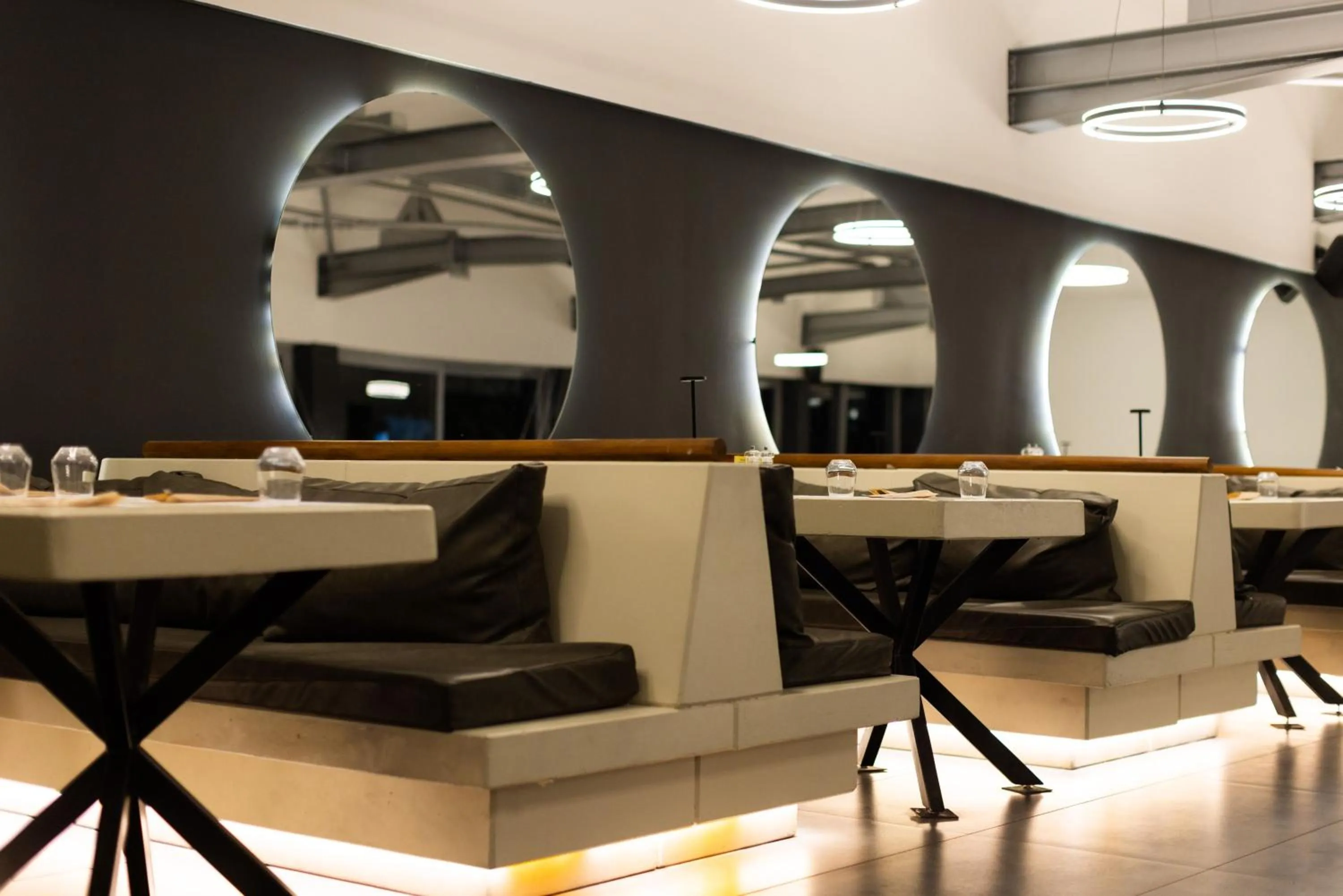 Restaurant/places to eat in Adventure Lake Resort - Simared