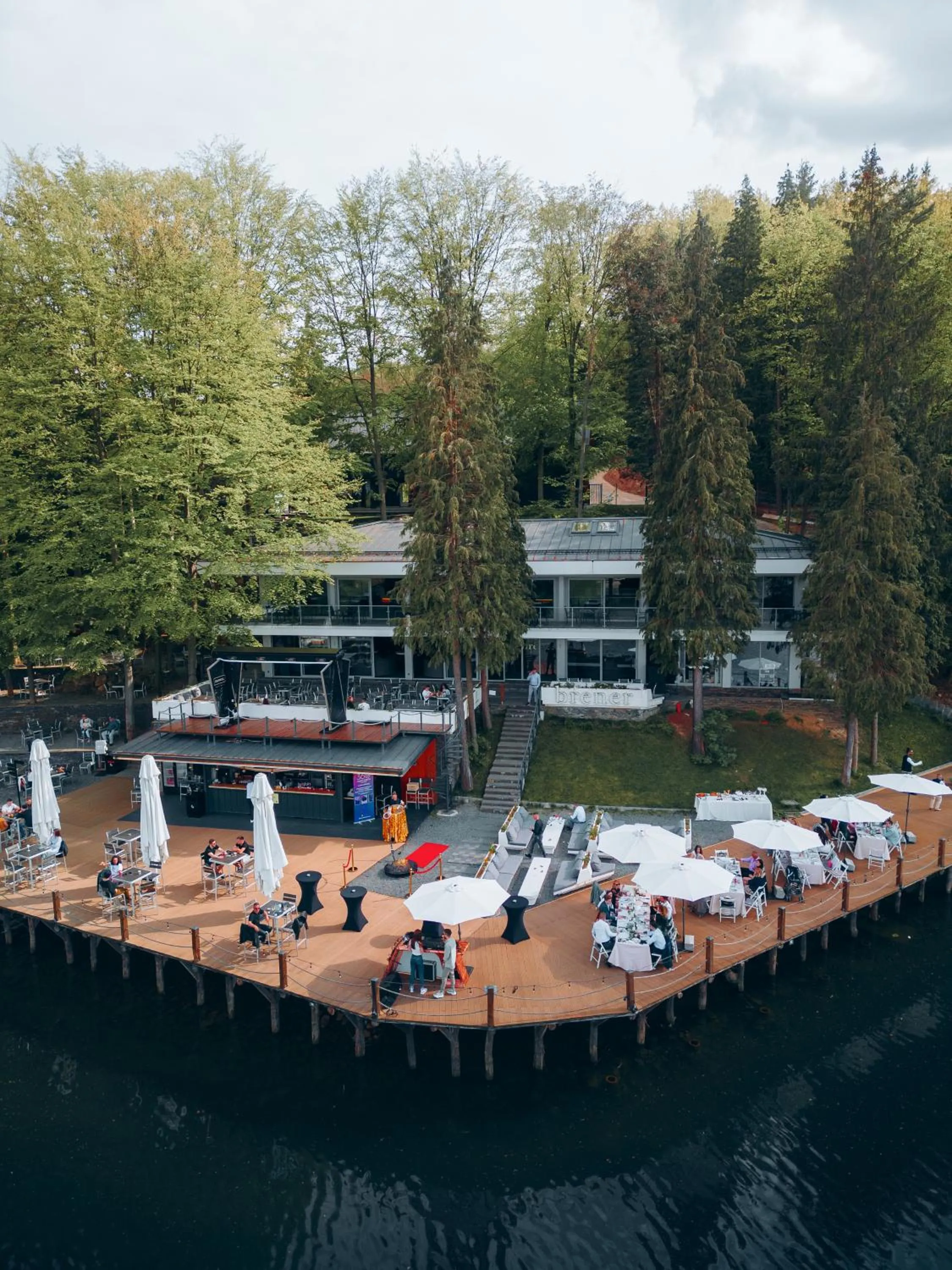 Property building in Adventure Lake Resort - Simared