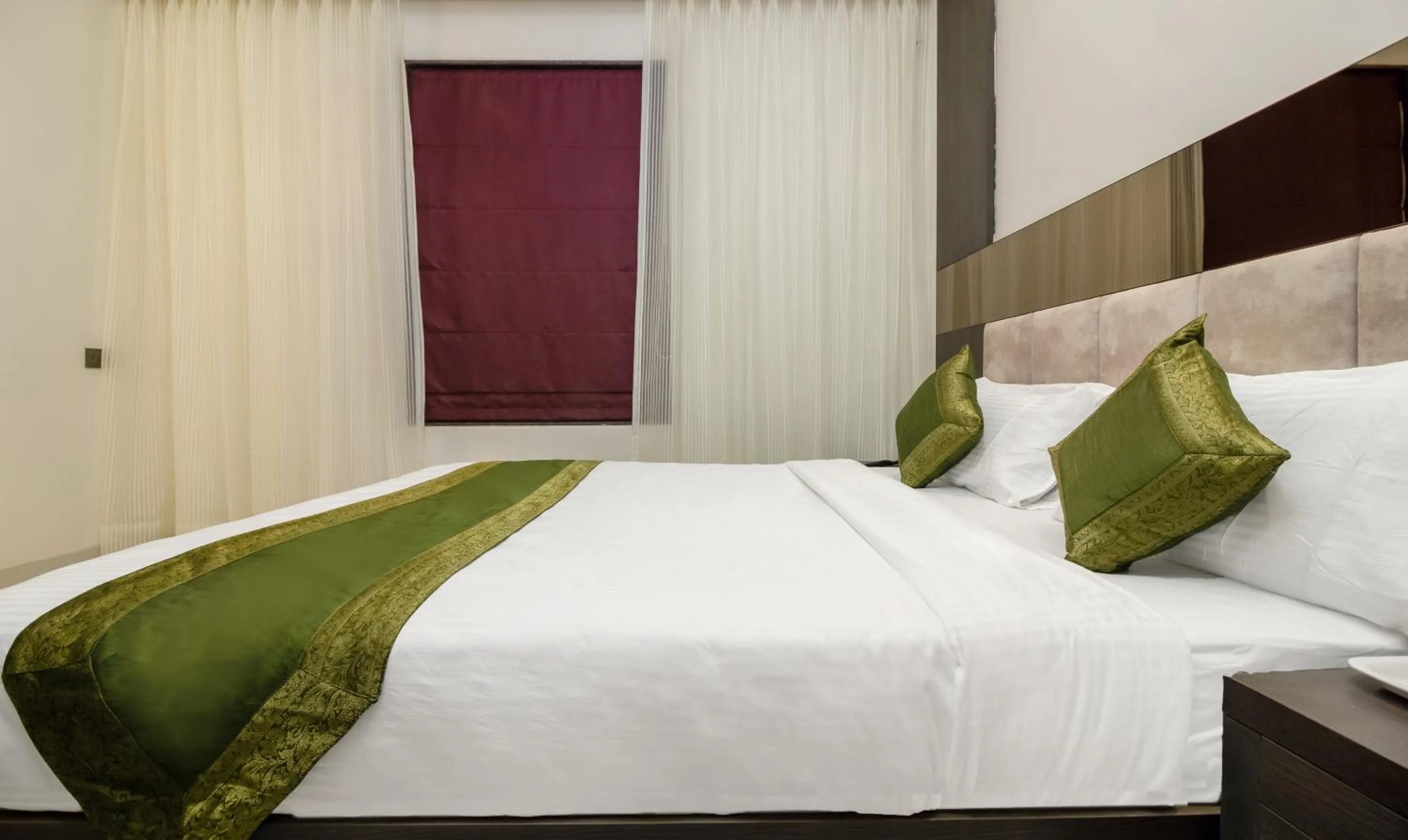 Bed in Hotel Oyster Suite Andheri West