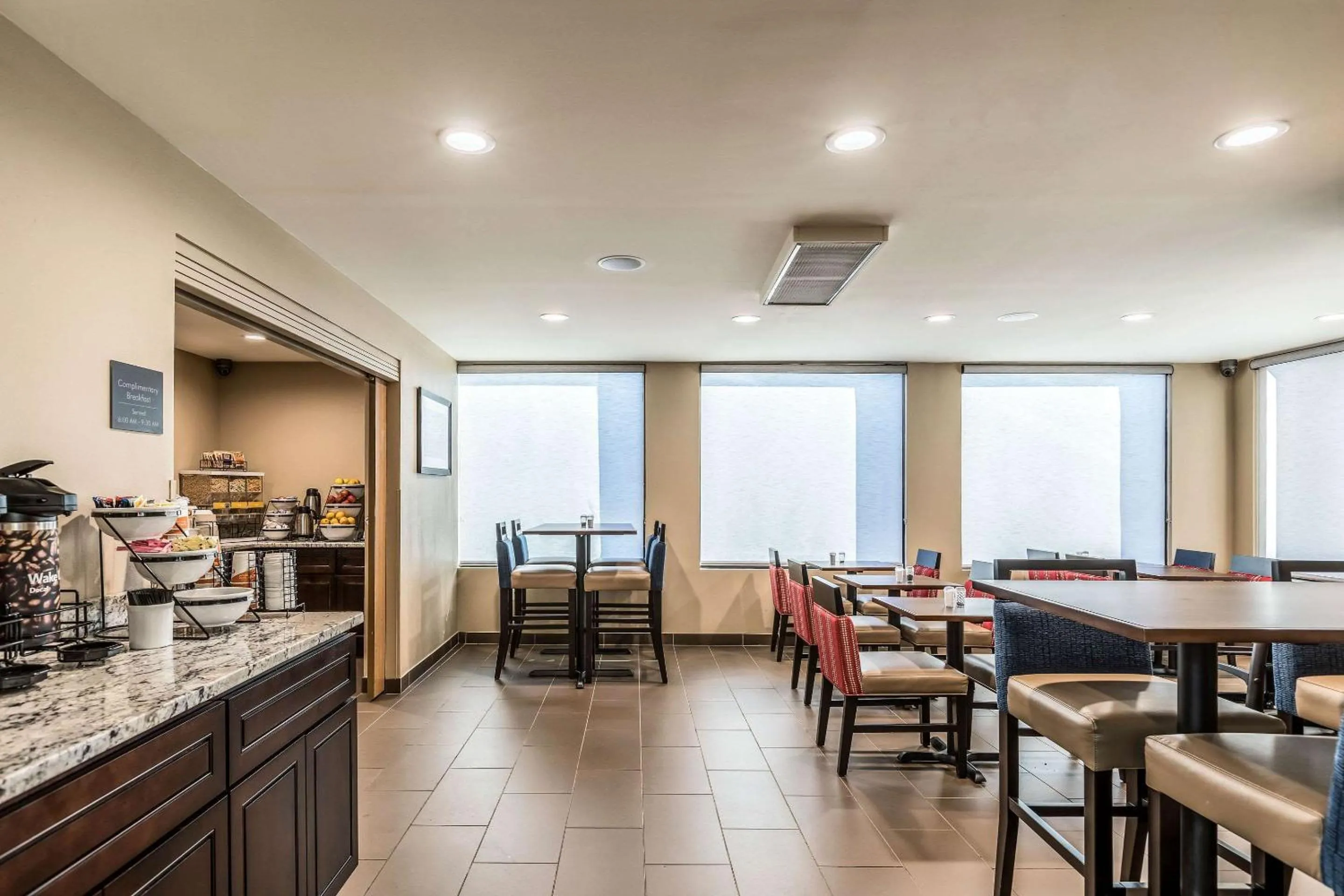 Breakfast in Comfort Inn Detroit Downtown