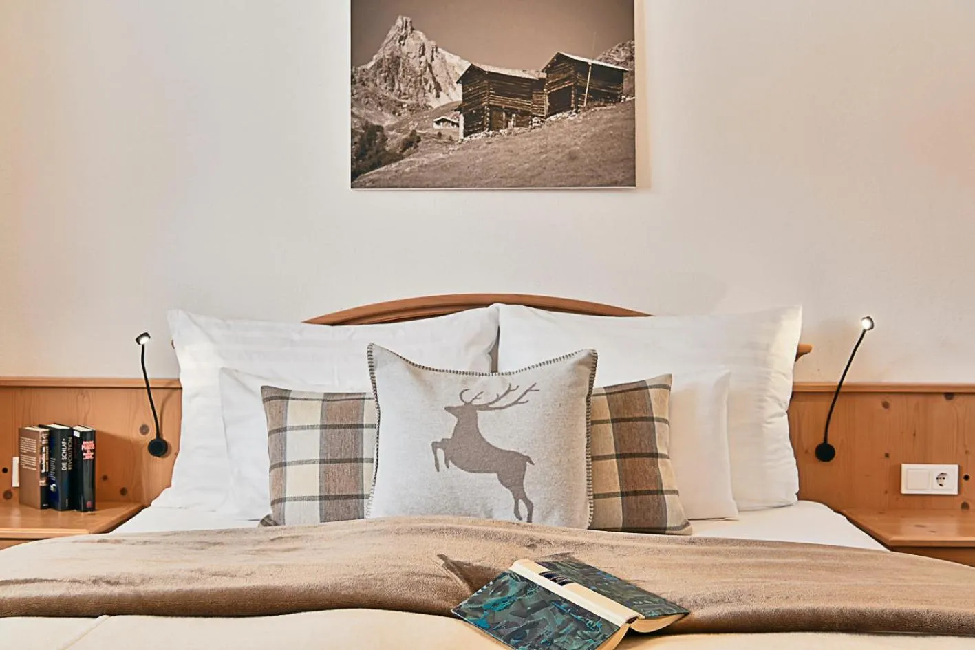 Bedroom, Bed in AlpinLodges Kühtai