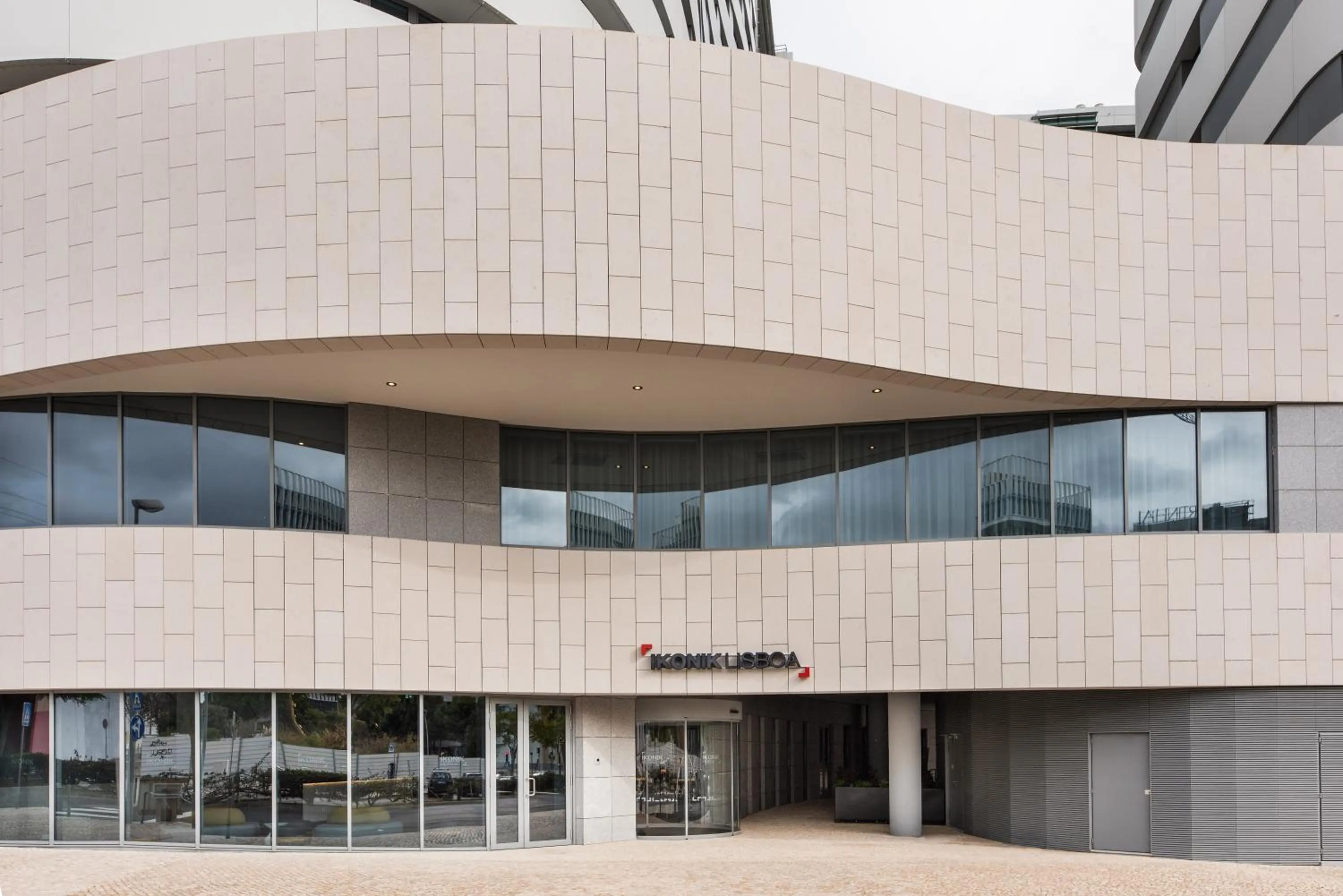 Facade/entrance in Ikonik Lisboa