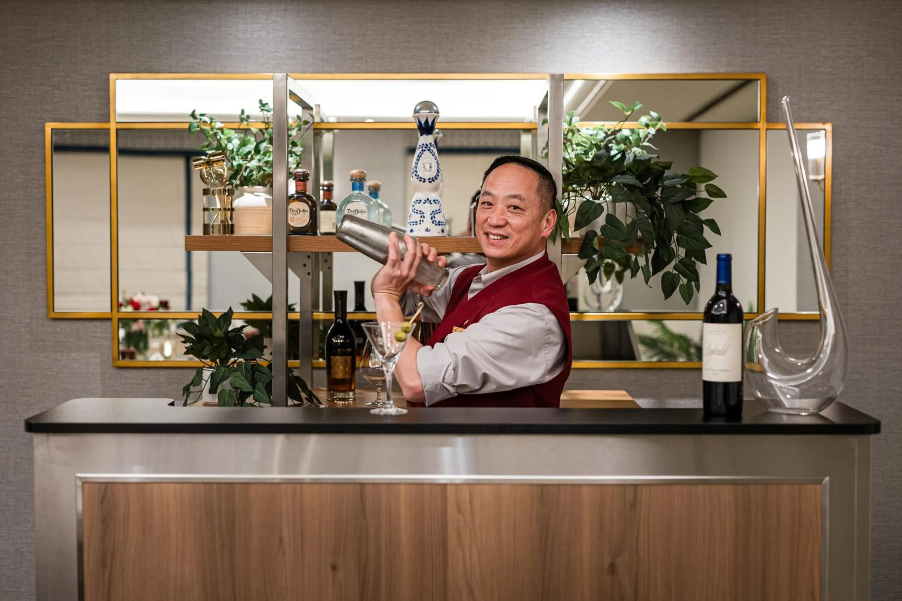 Lounge or bar in Taj Campton Place