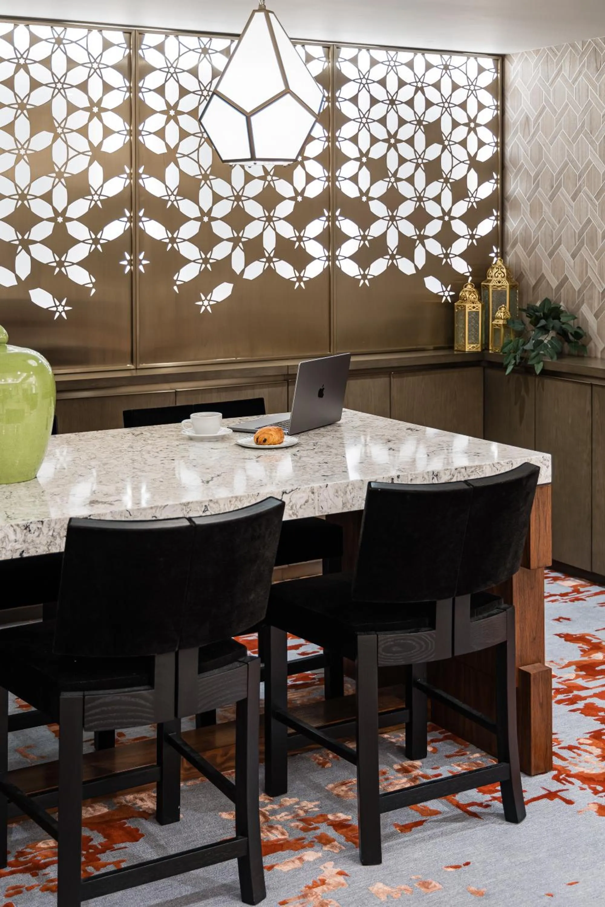 Restaurant/places to eat in Taj Campton Place