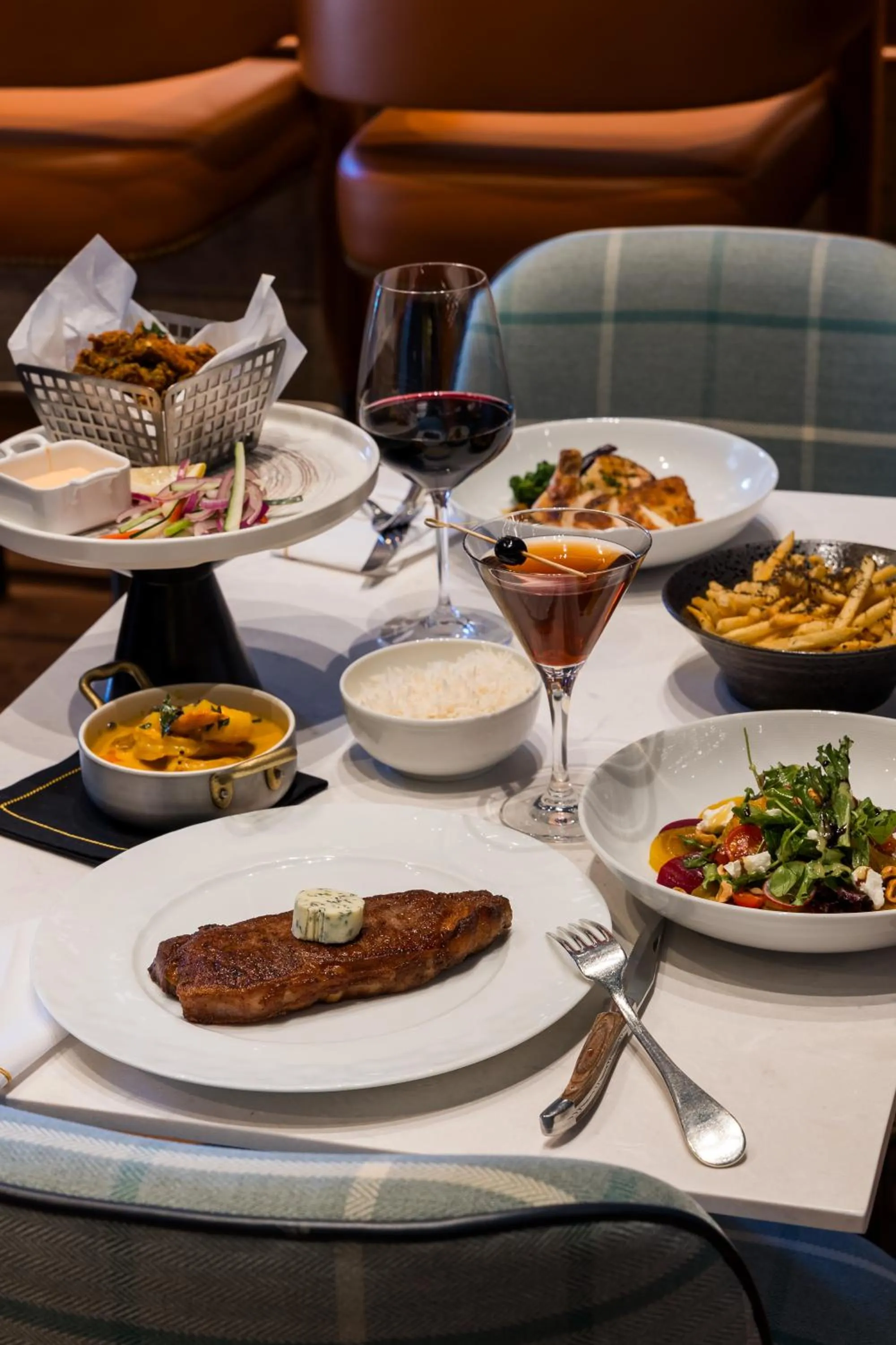 Lounge or bar in Taj Campton Place