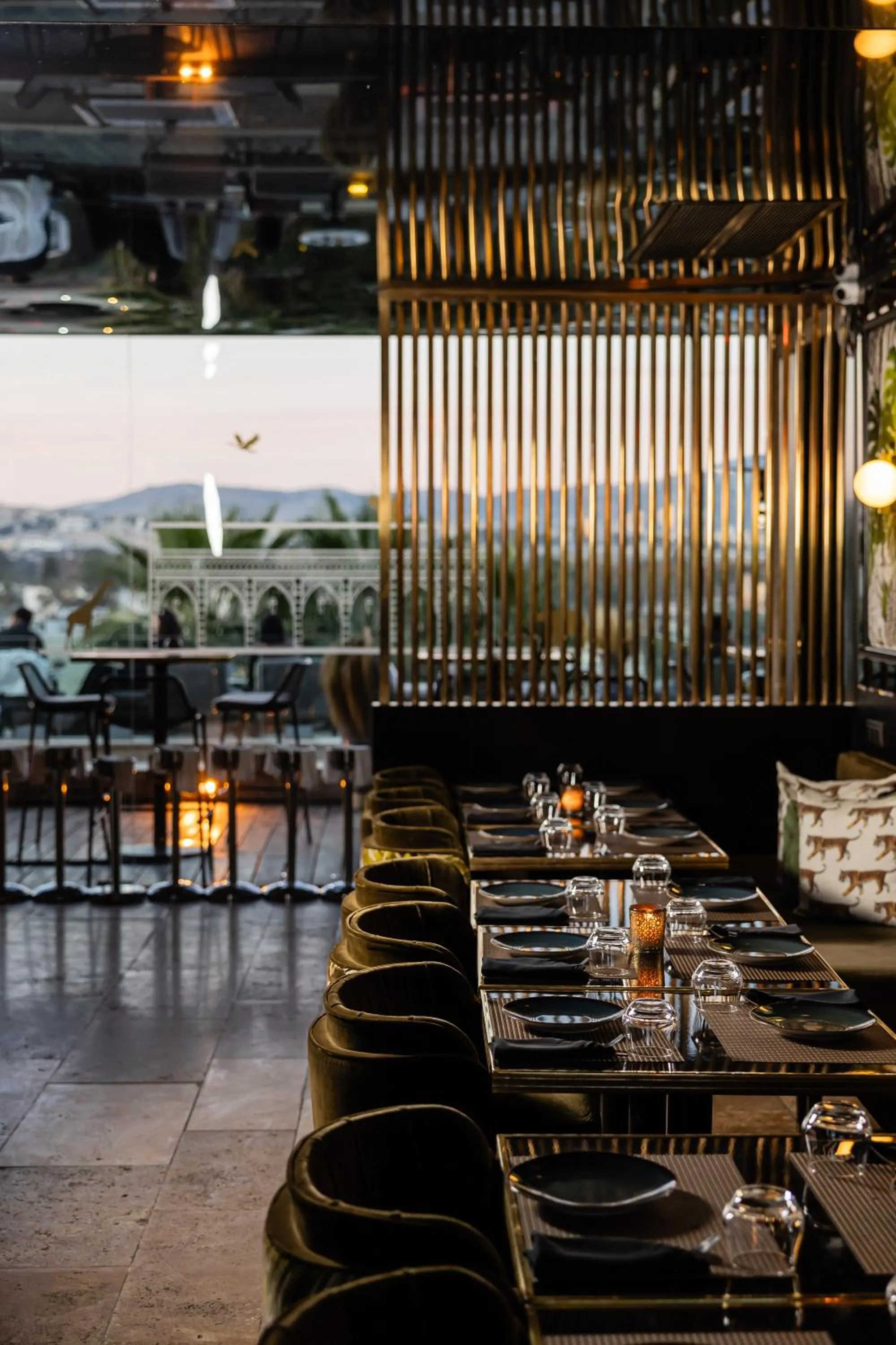 Restaurant/places to eat in Hotel Sahrai