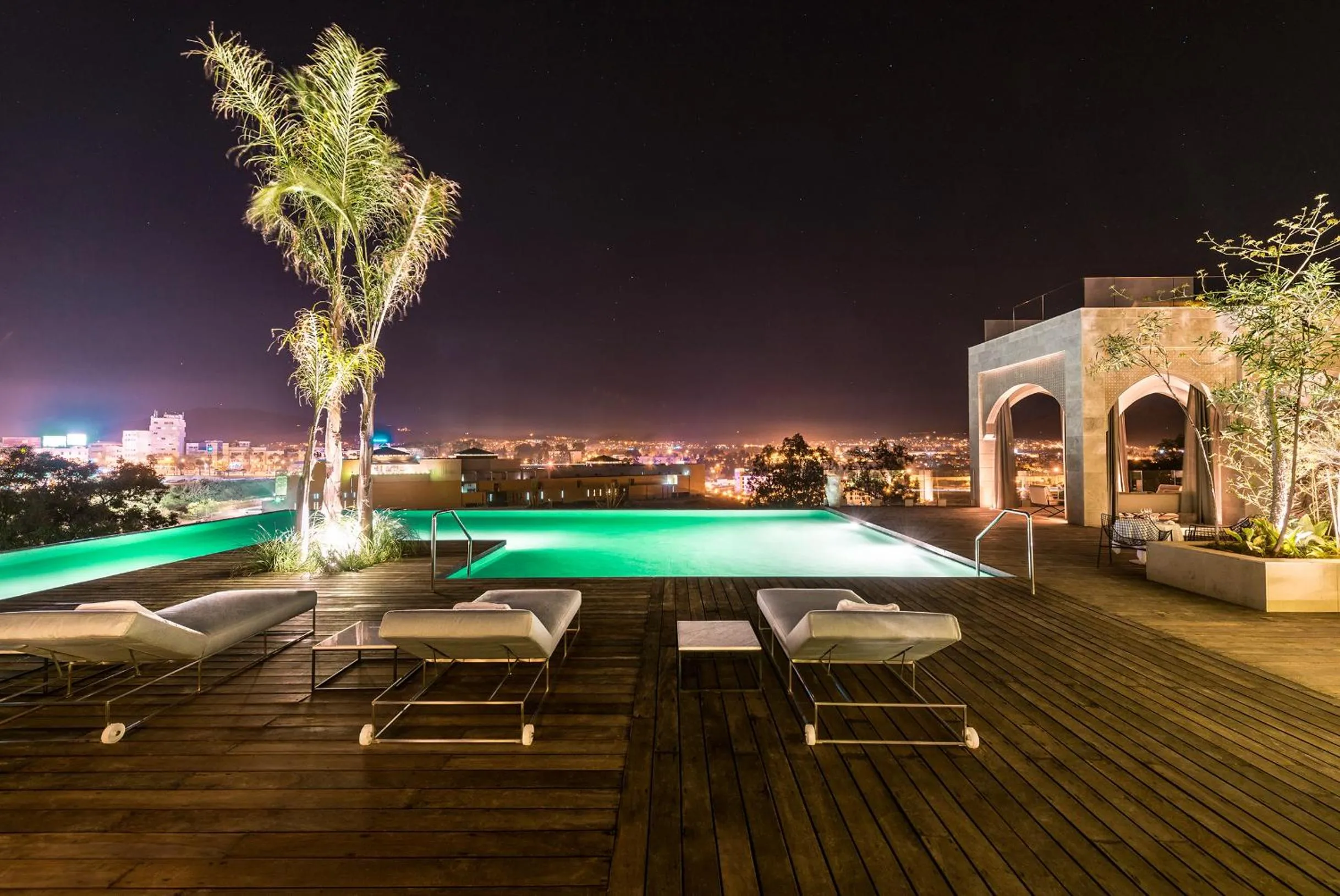 Swimming pool in Hotel Sahrai