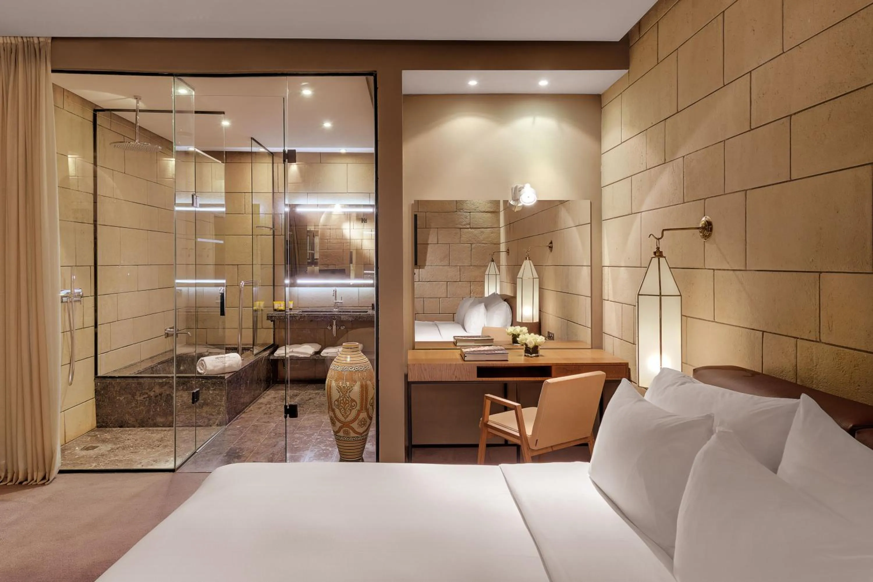 Photo of the whole room, Bed in Hotel Sahrai