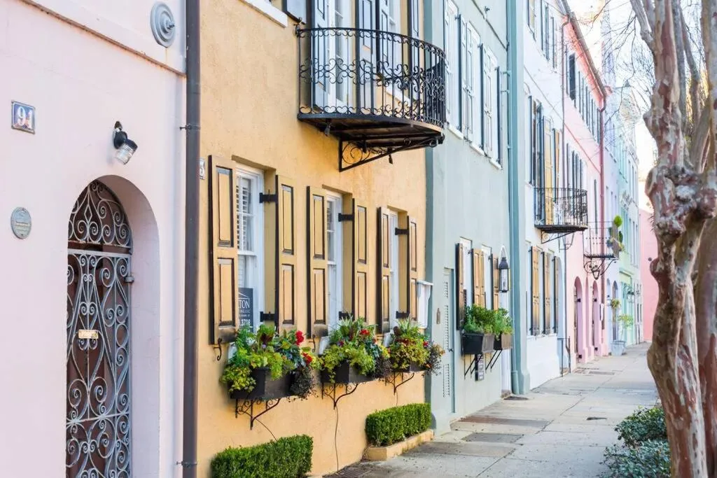 The Santee Suite at 122 Spring