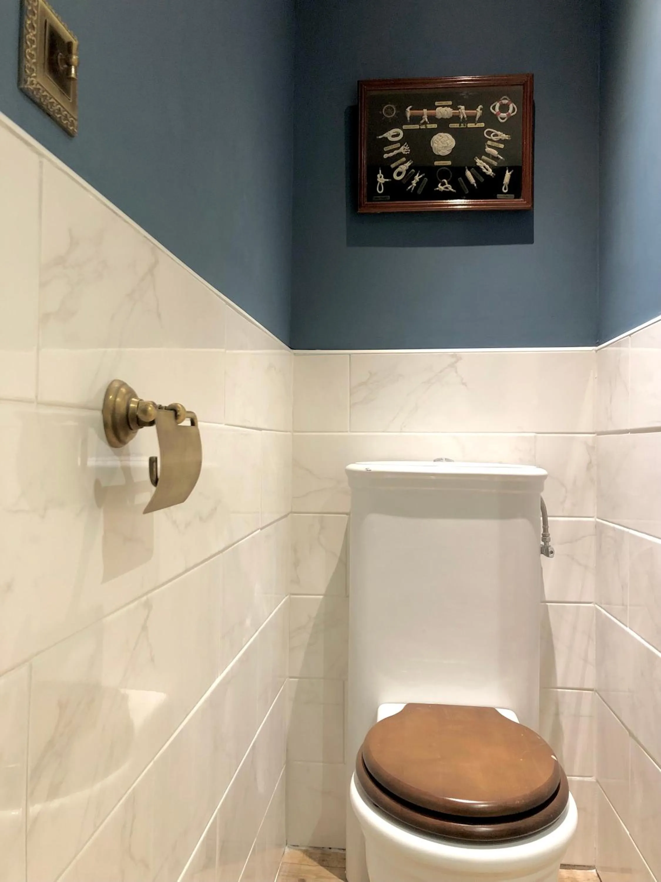 Toilet in Hôtel D’Artiste