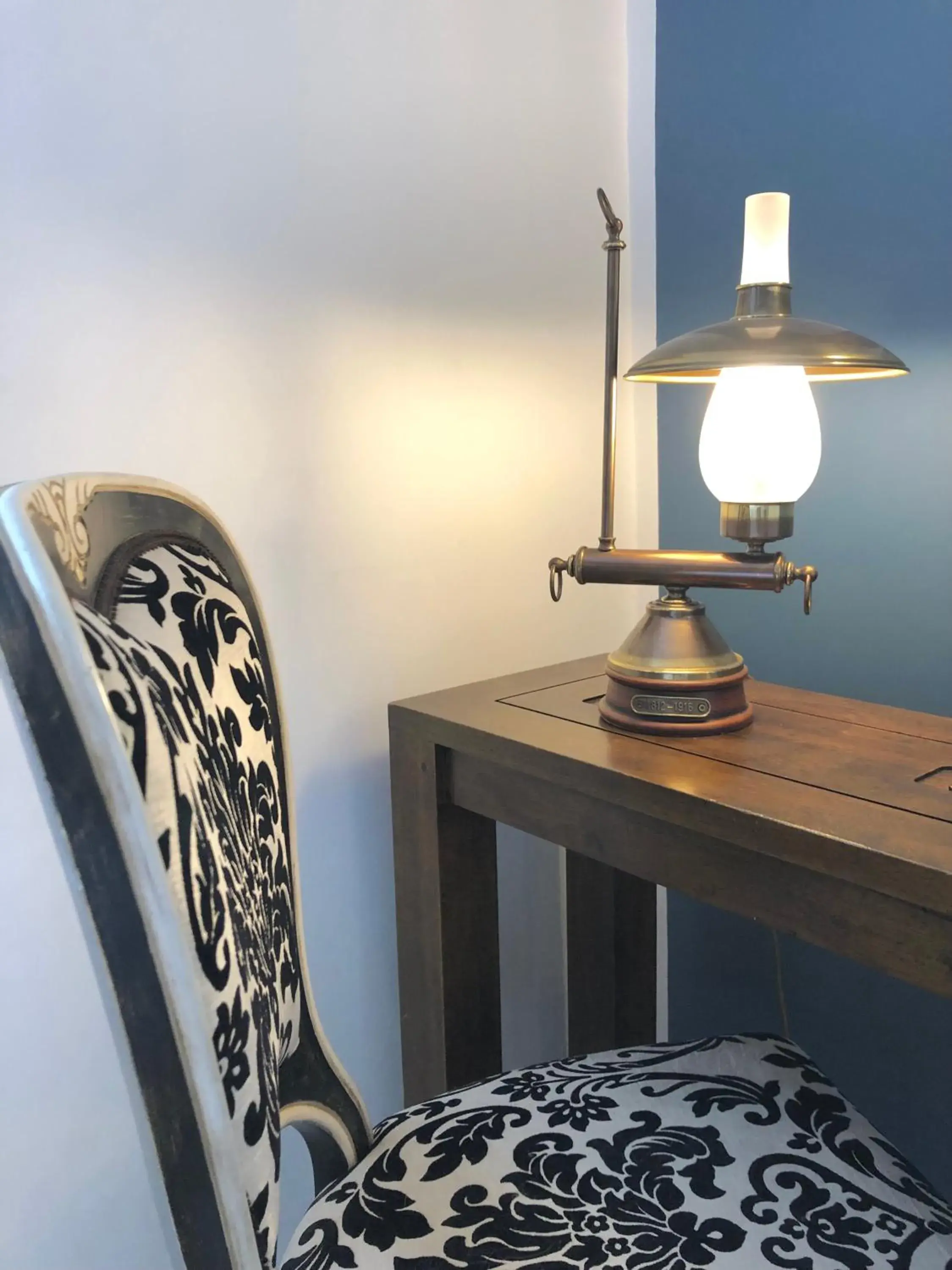 Double Room in Hôtel D’Artiste Double Room in Hôtel D’Artiste