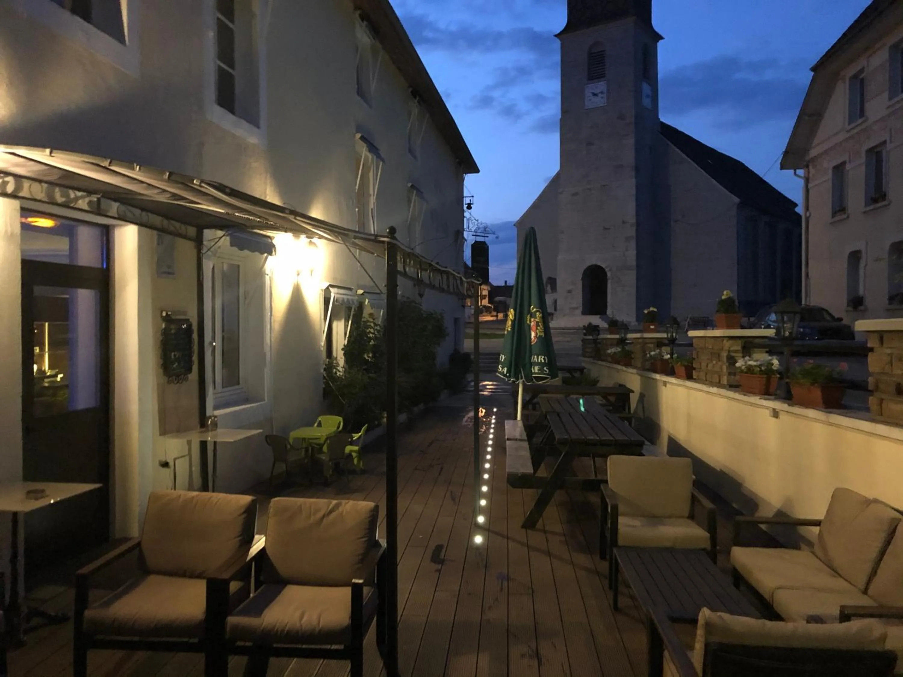 Facade/entrance in Hôtel D’Artiste