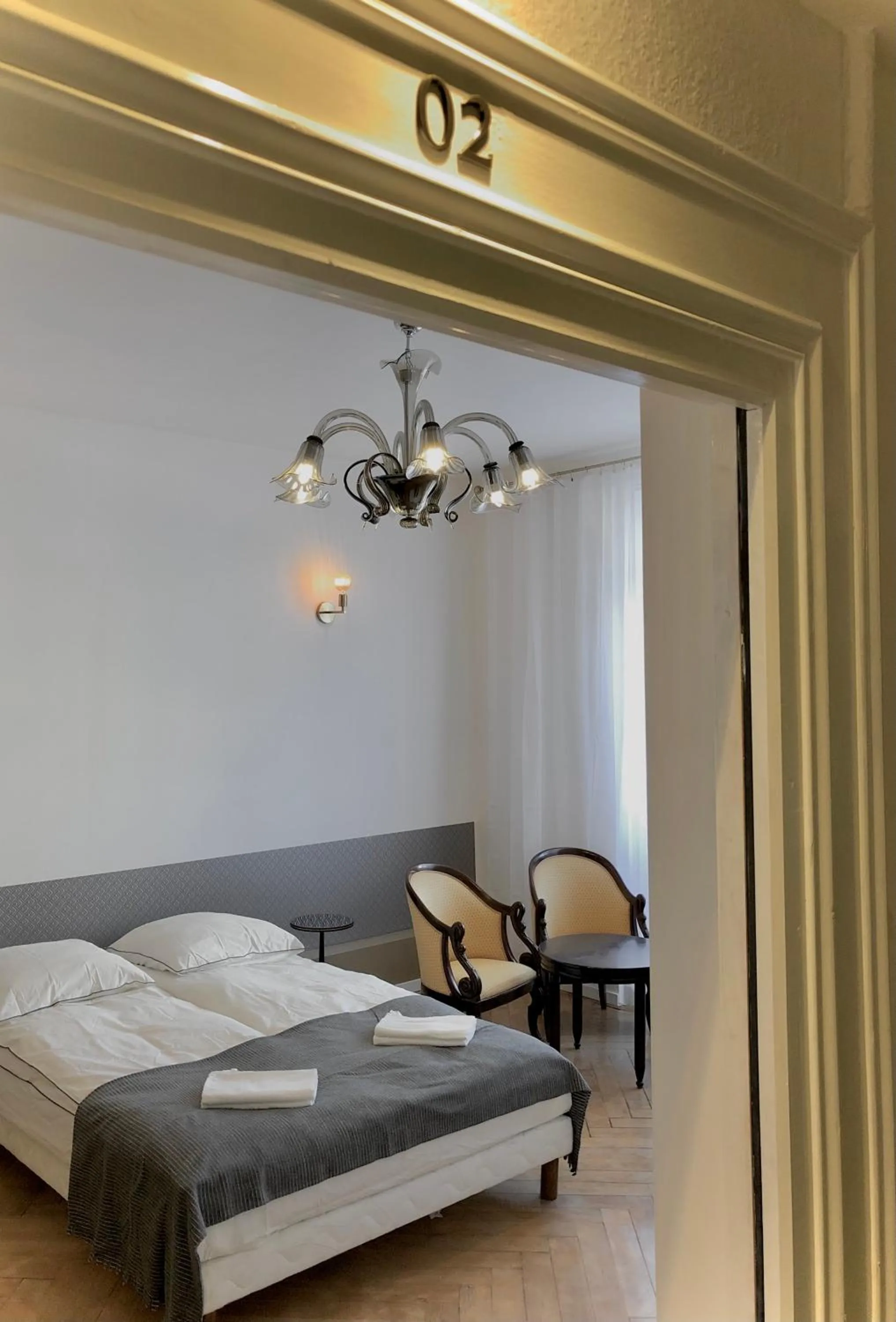 Photo of the whole room, Bed in Hôtel D’Artiste