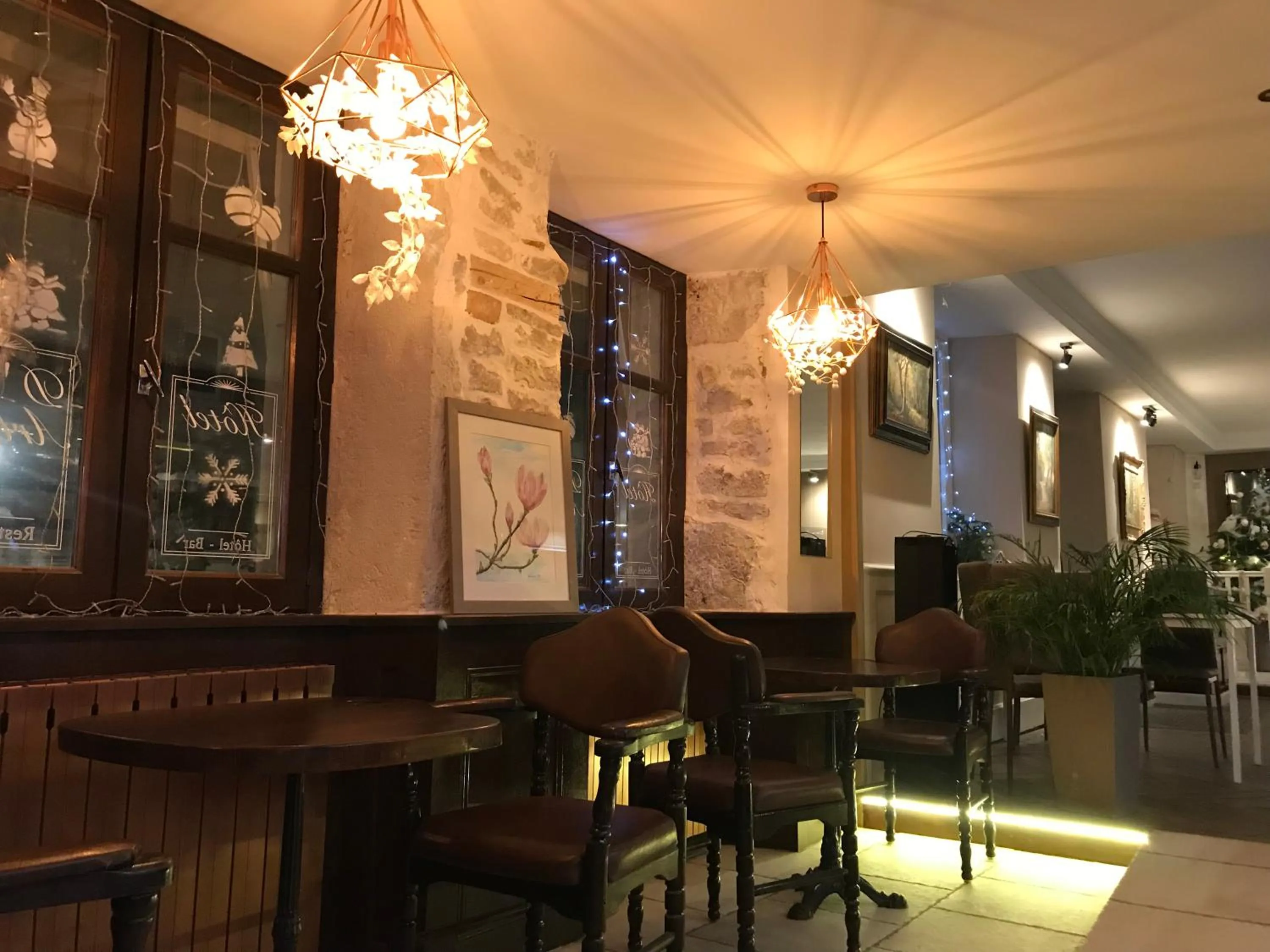 Restaurant/places to eat in Hôtel D’Artiste