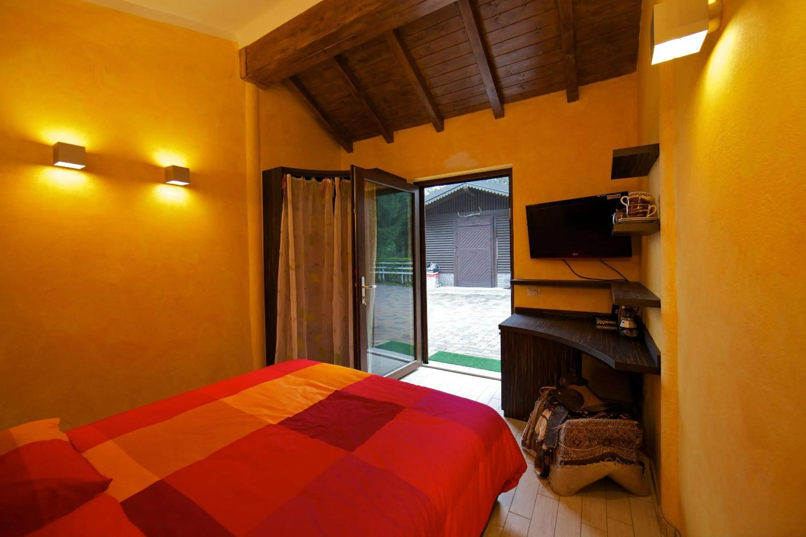 TV and multimedia, Bed in Sant'Anna