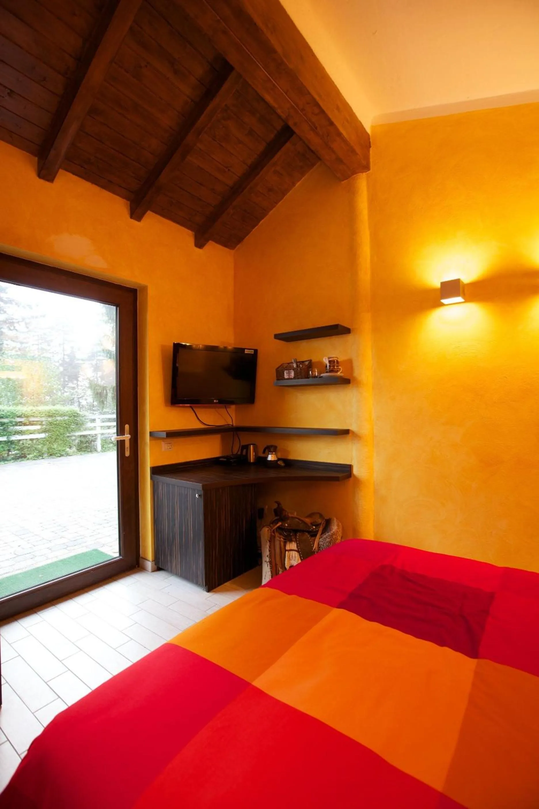 TV and multimedia, Bed in Sant'Anna