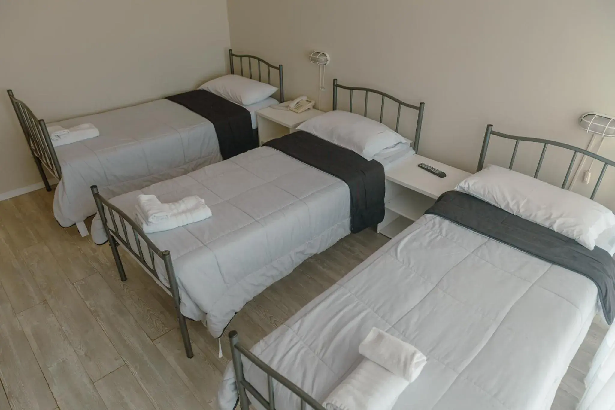 Standard Triple Room with Sea View - single occupancy in Rayentray Hostal Standard Triple Room with Sea View - single occupancy in Rayentray Hostal