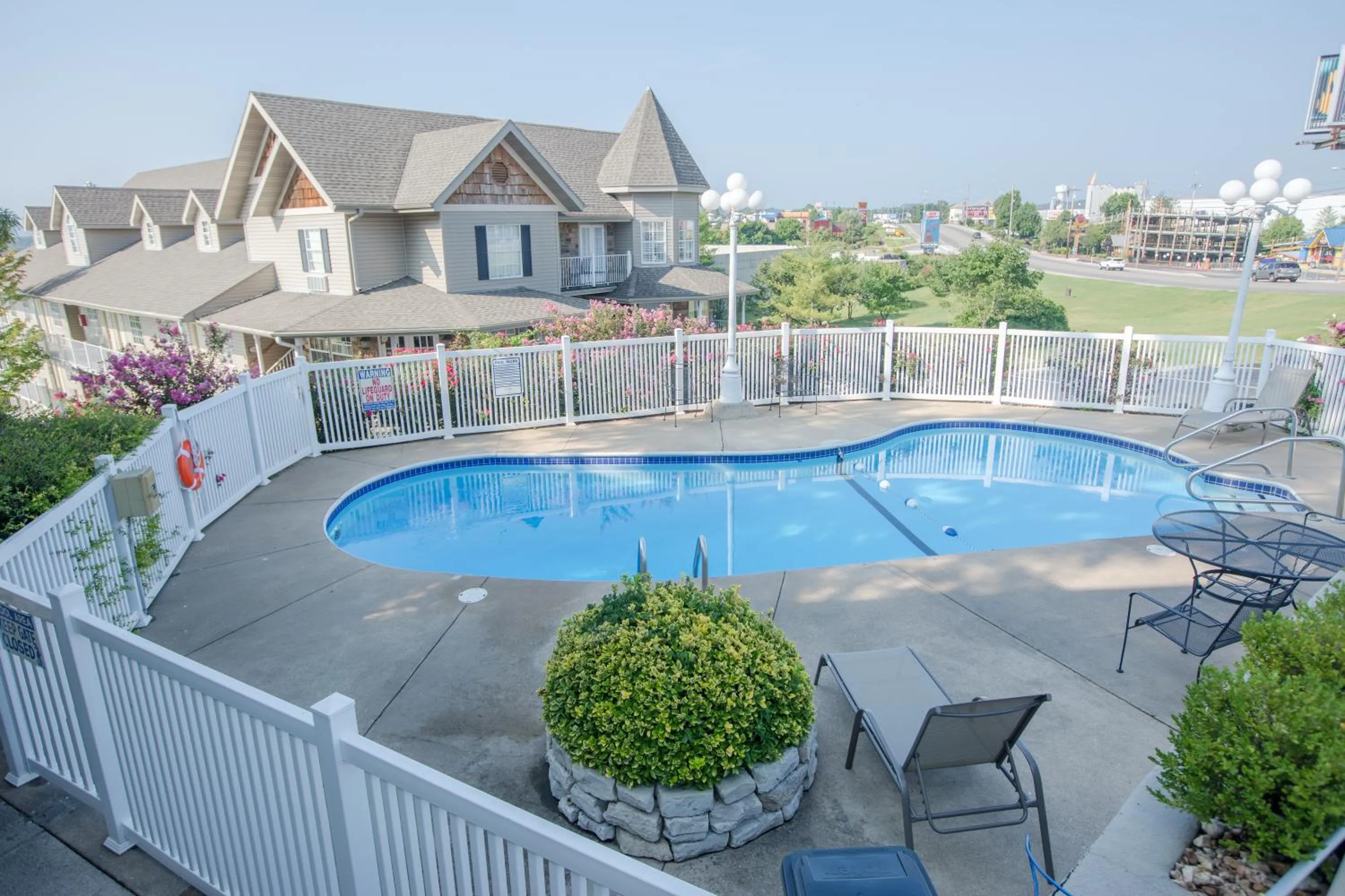 Facade/entrance in Gazebo Inn