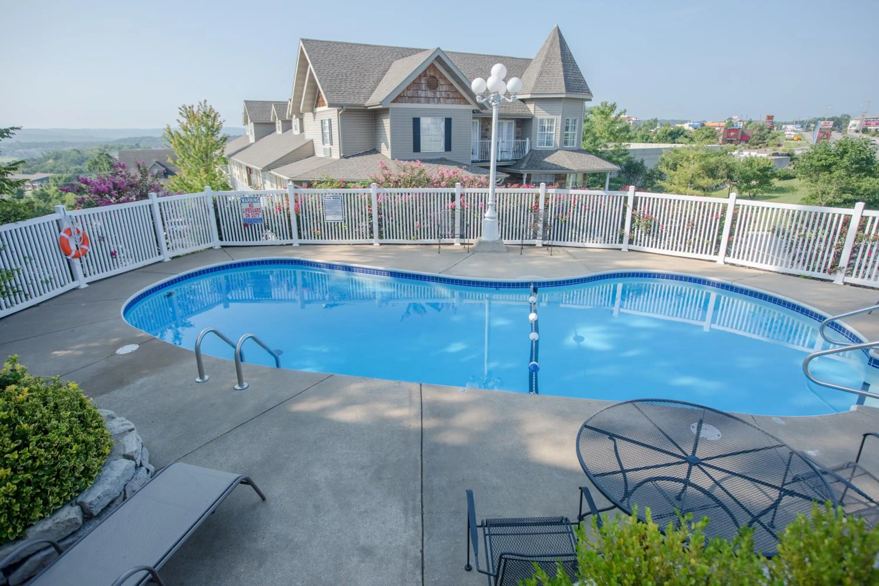 Swimming pool in Gazebo Inn