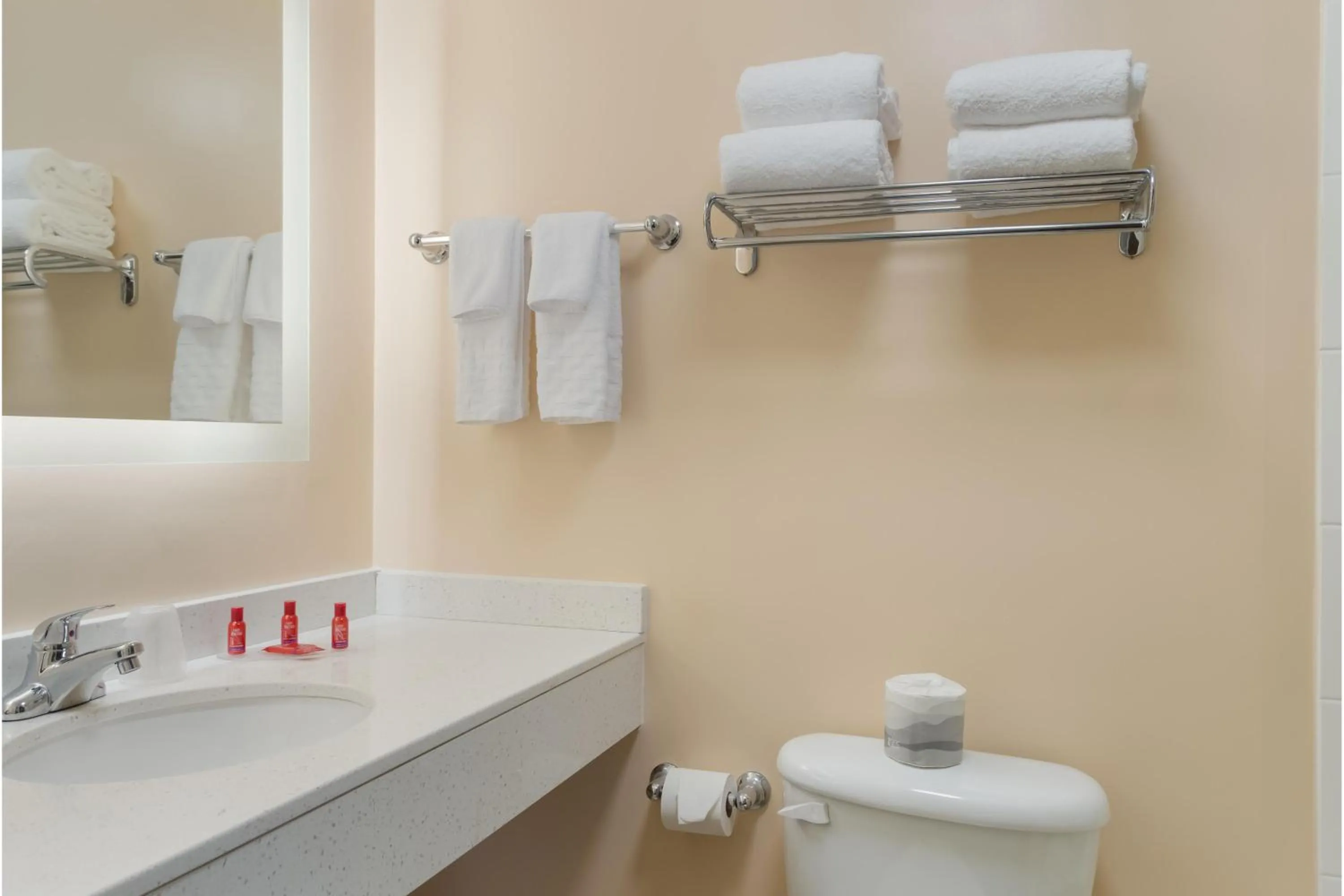 Bathroom in All Seasons Inn & Suites Smithfield Providence