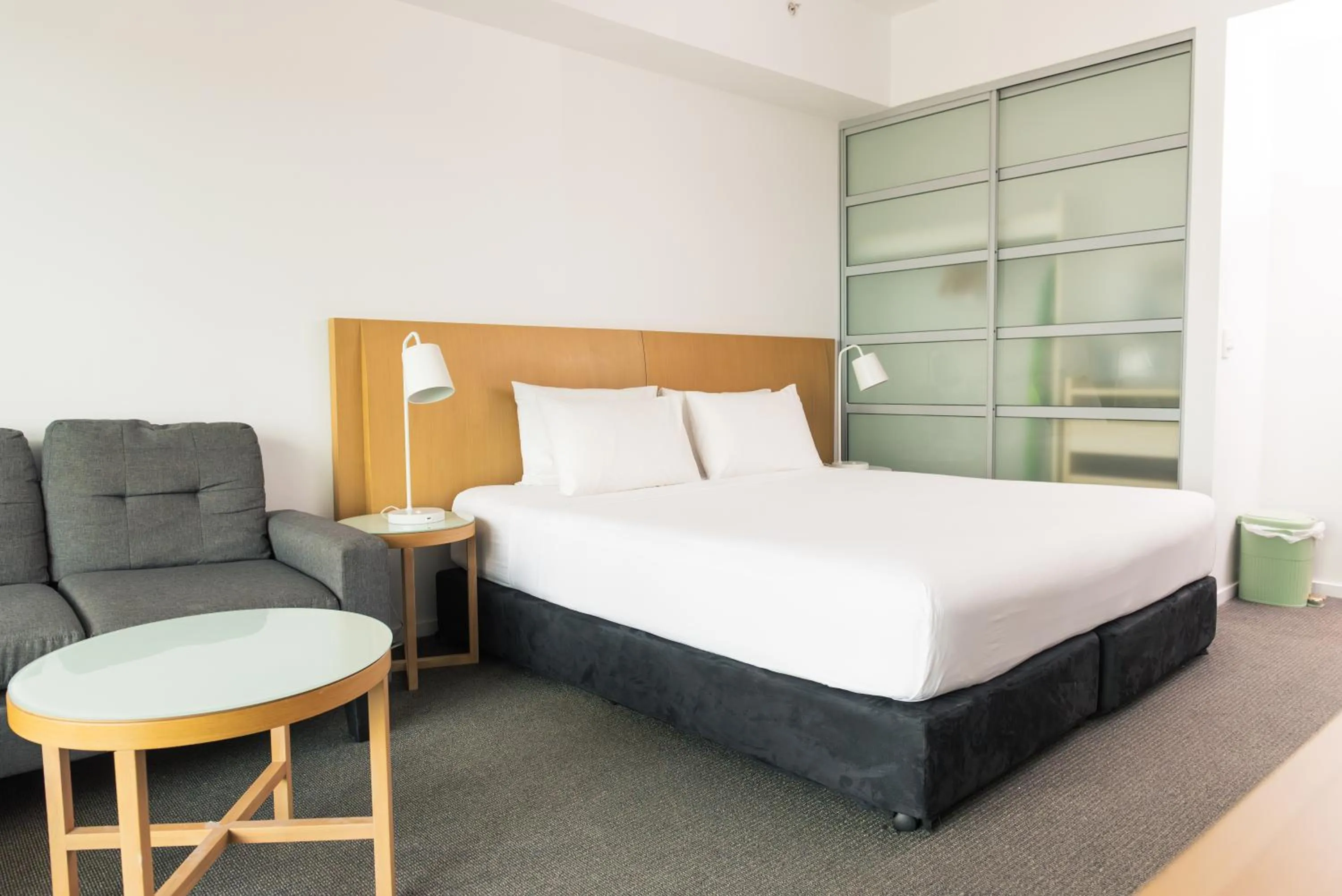 Bed in Darwin Harbour Suites