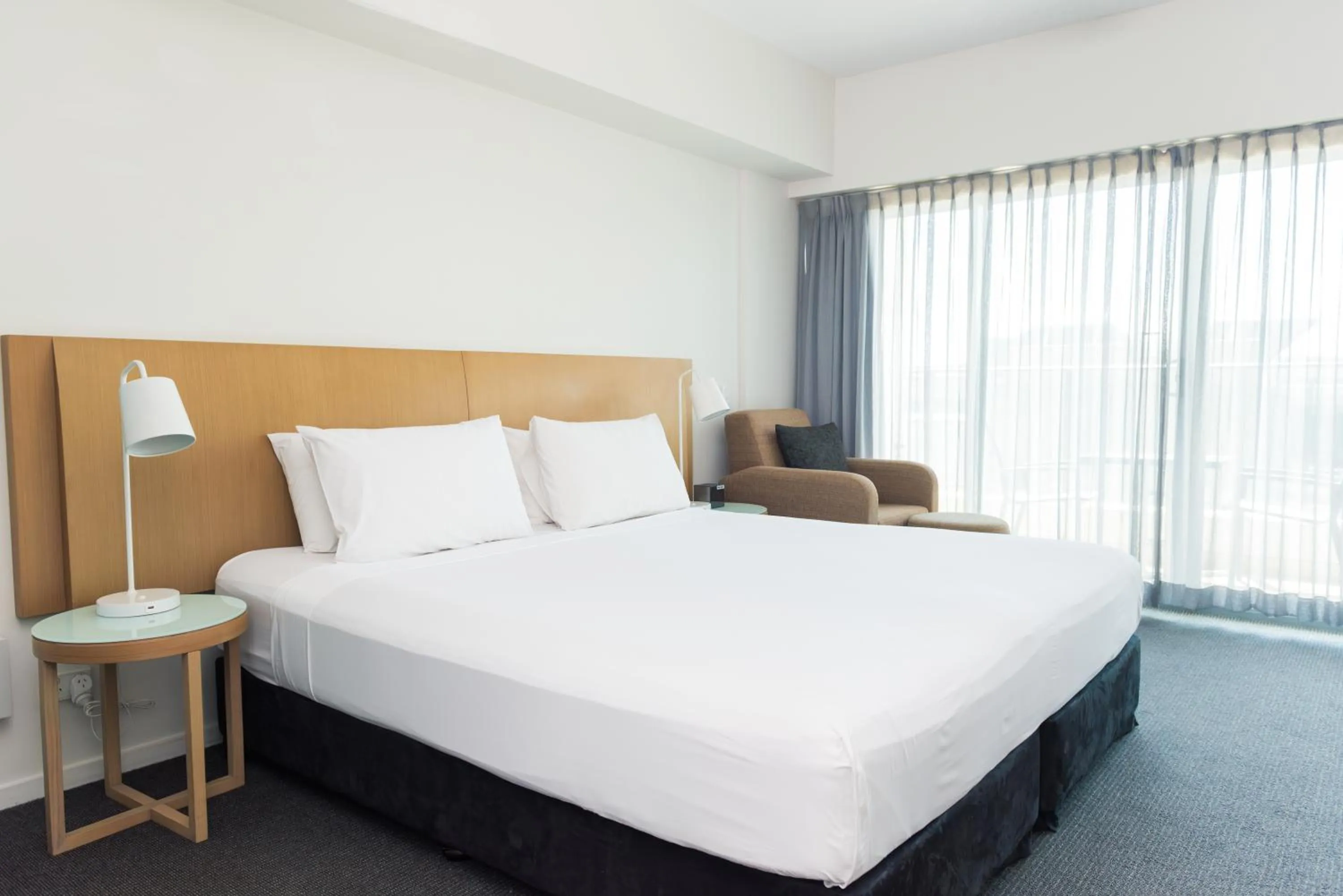 Bed in Darwin Harbour Suites