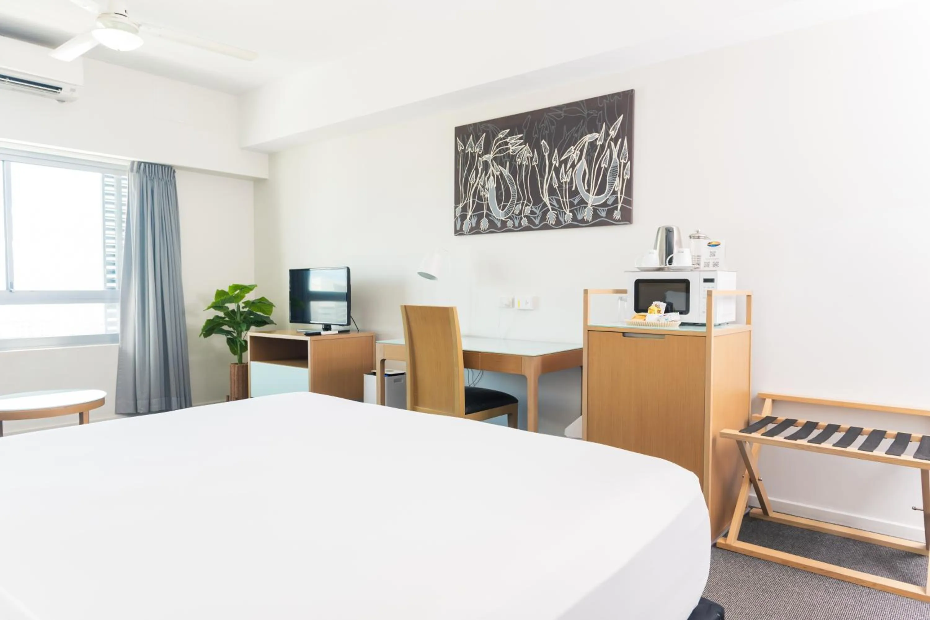 TV and multimedia in Darwin Harbour Suites