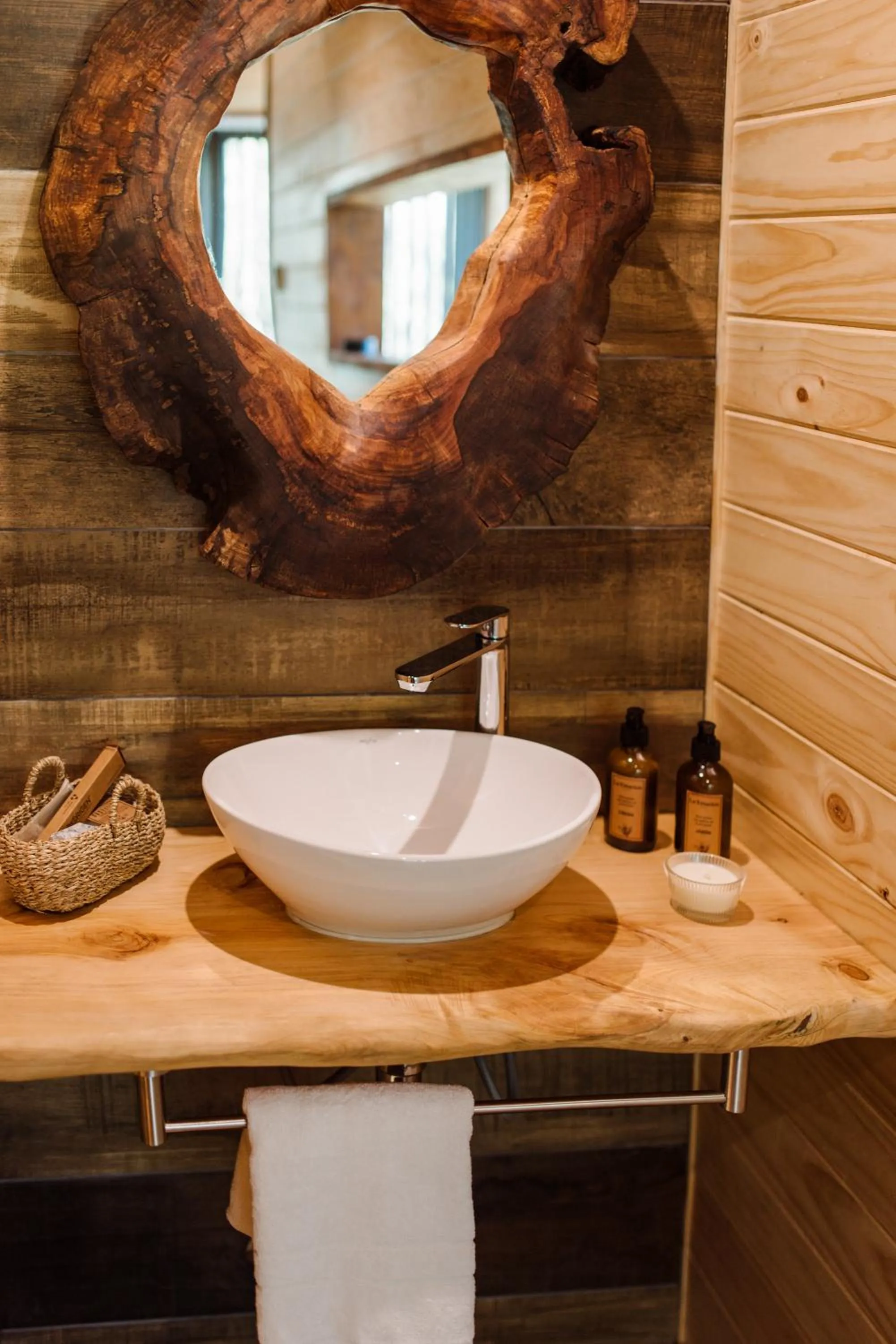 Bathroom in NI-NEWEN Hotel & Lodge