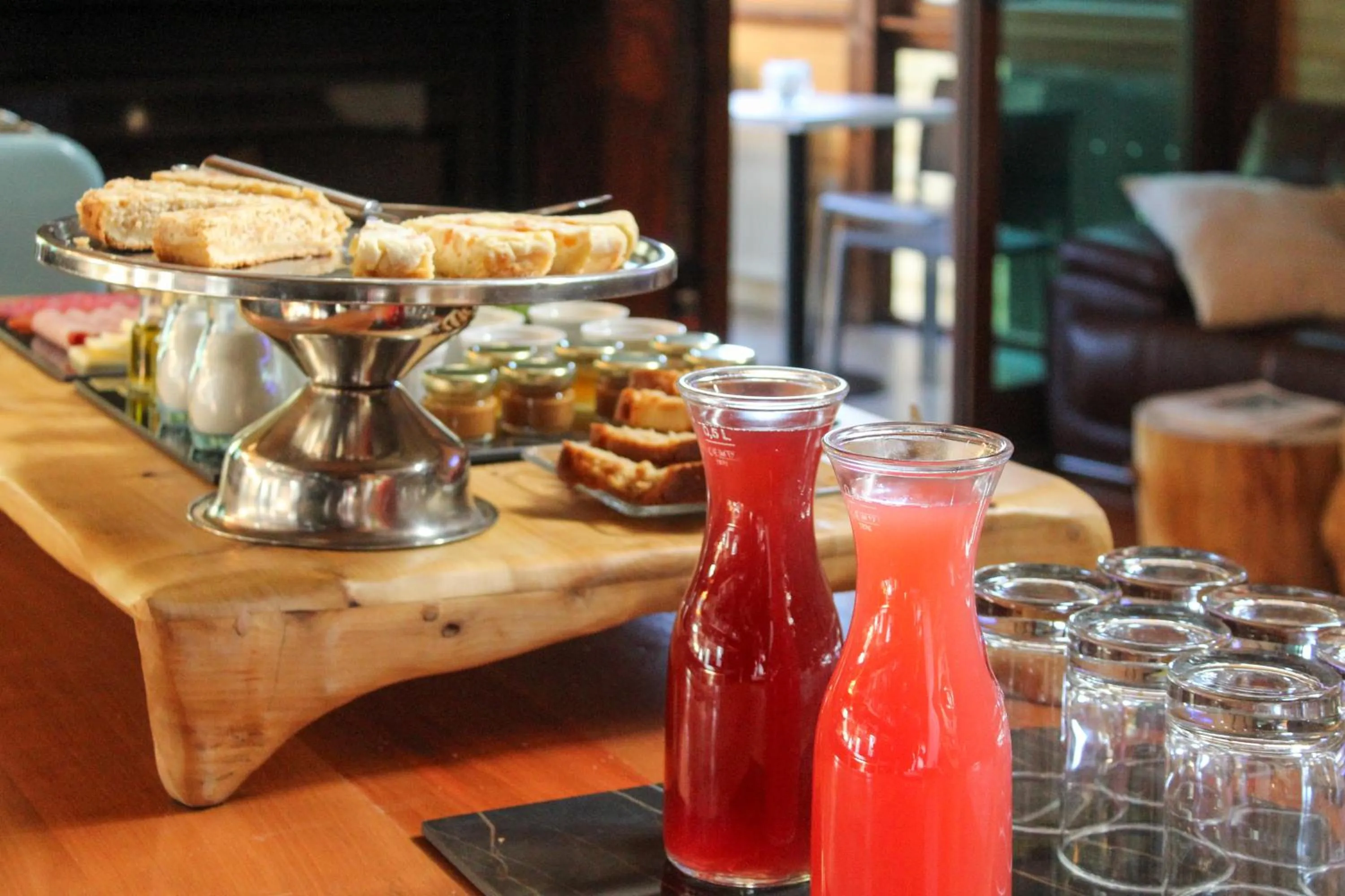 Breakfast in NI-NEWEN Hotel & Lodge